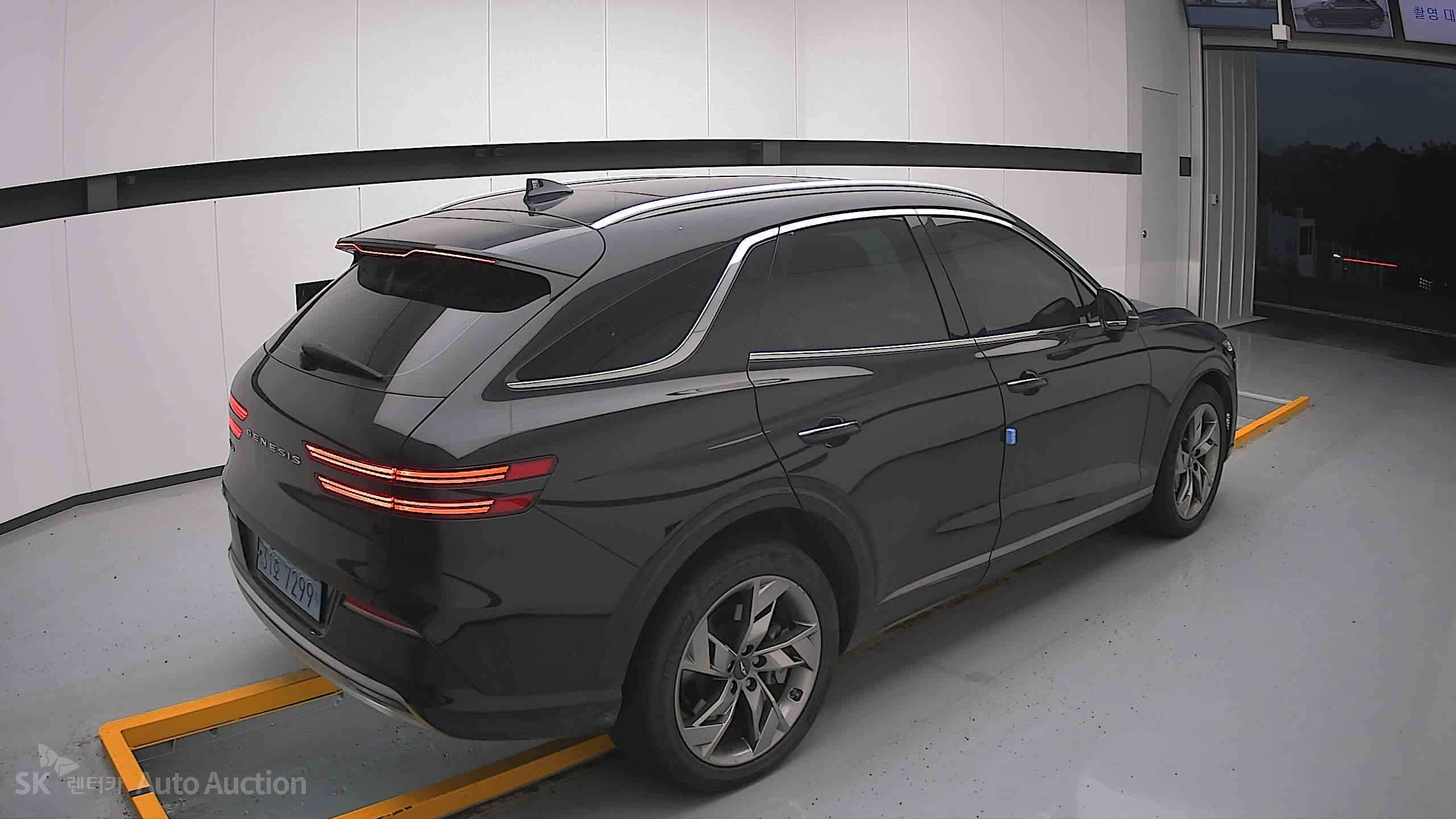 2022 - genesis egv70