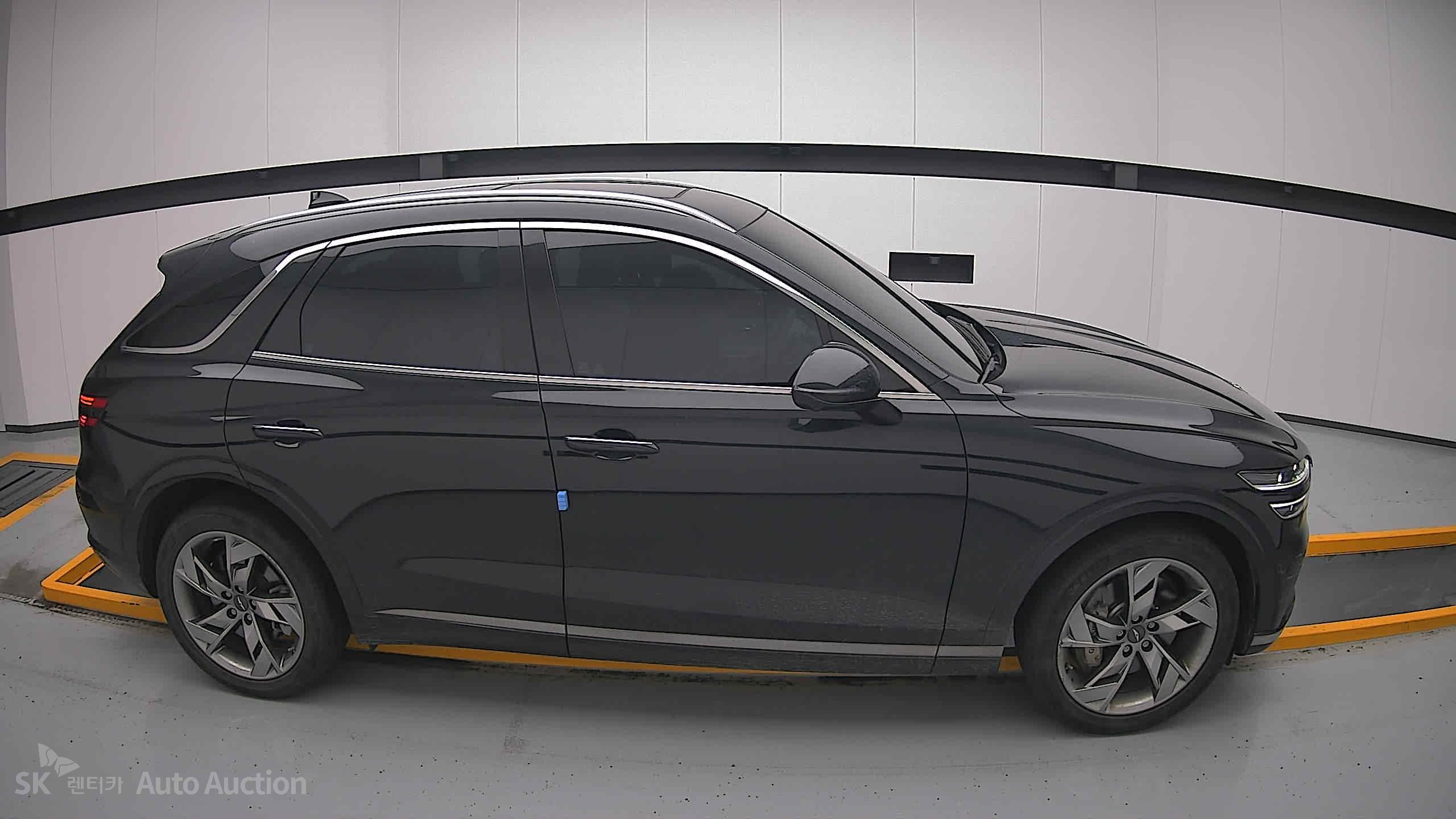 2022 - genesis egv70