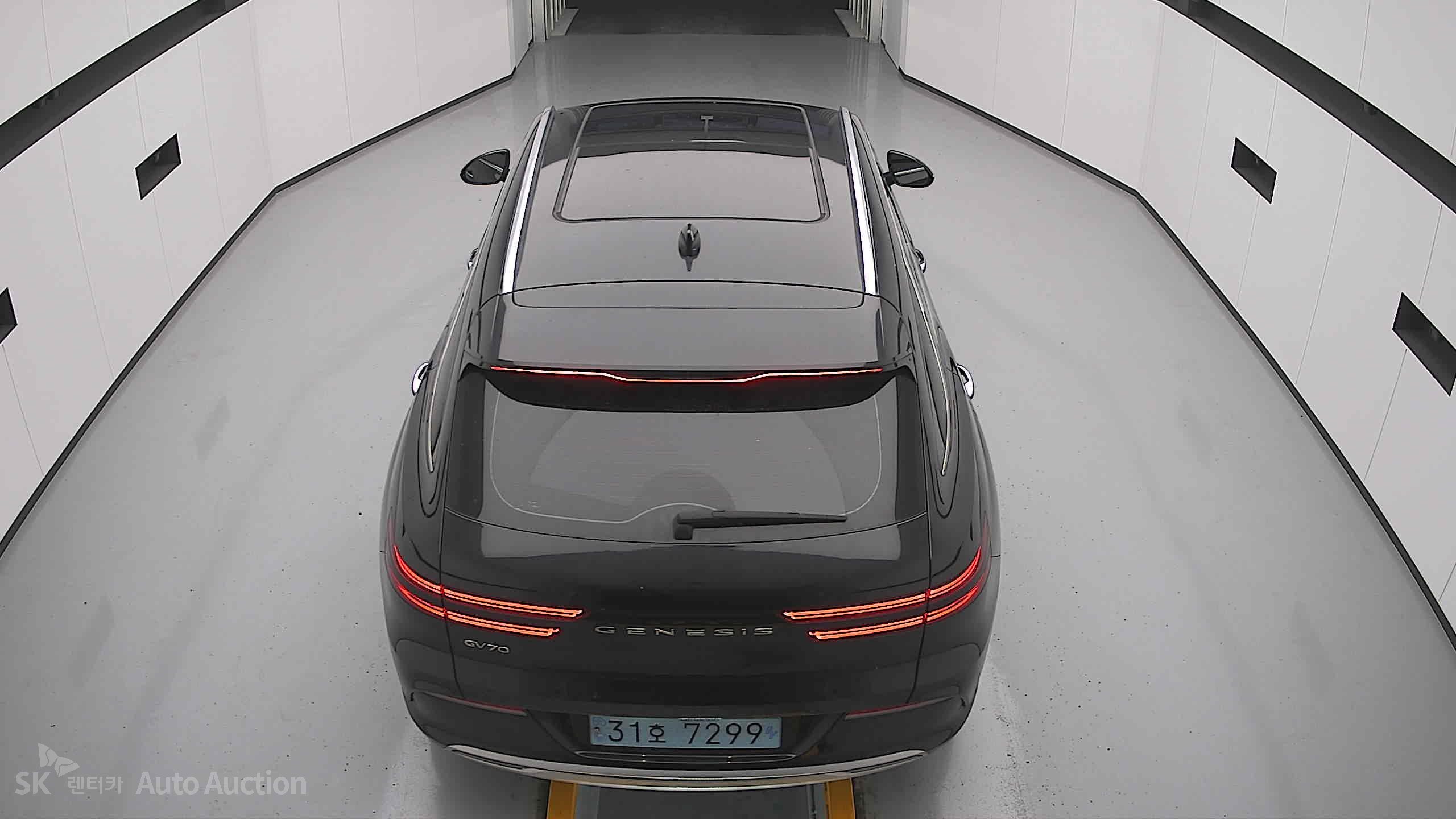 2022 - genesis egv70