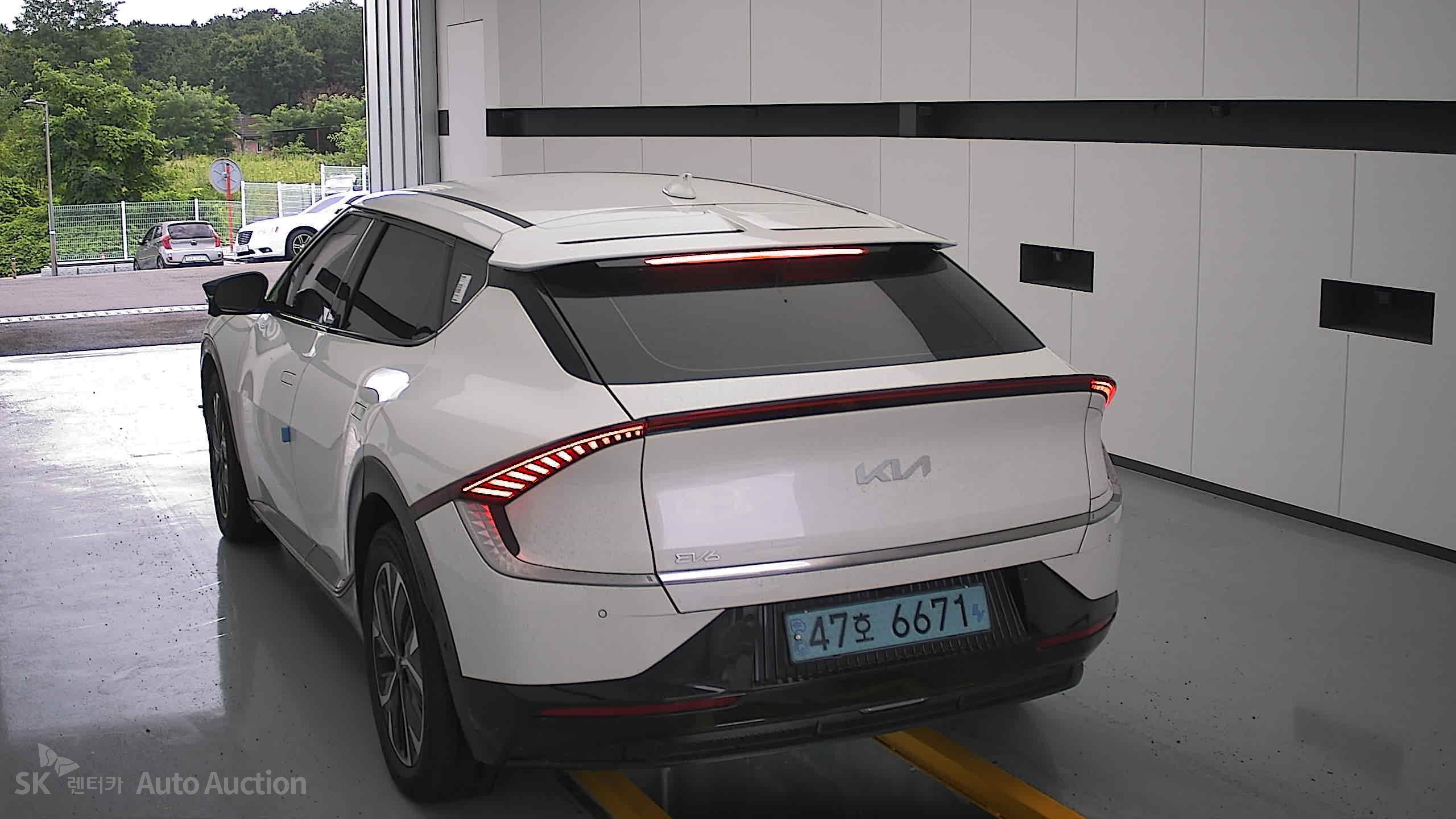 2022 - kia ev6