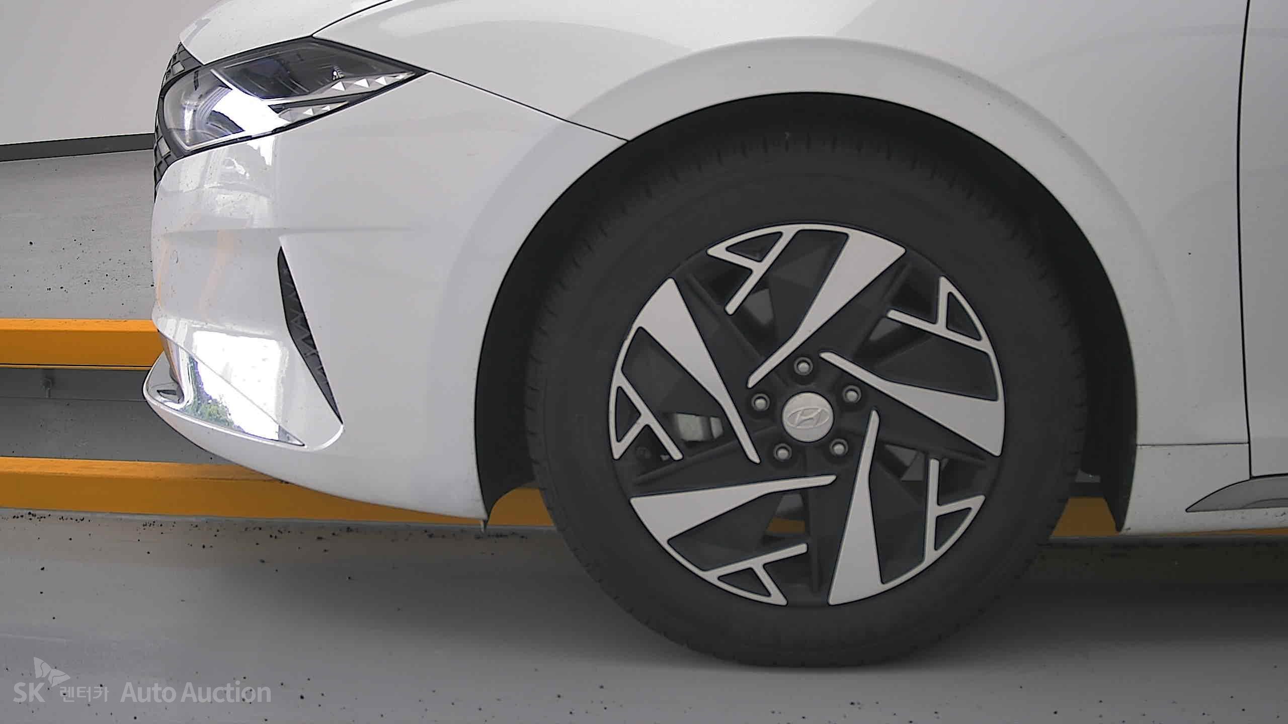 هيونداي جرانديور 2023 — صورة 25