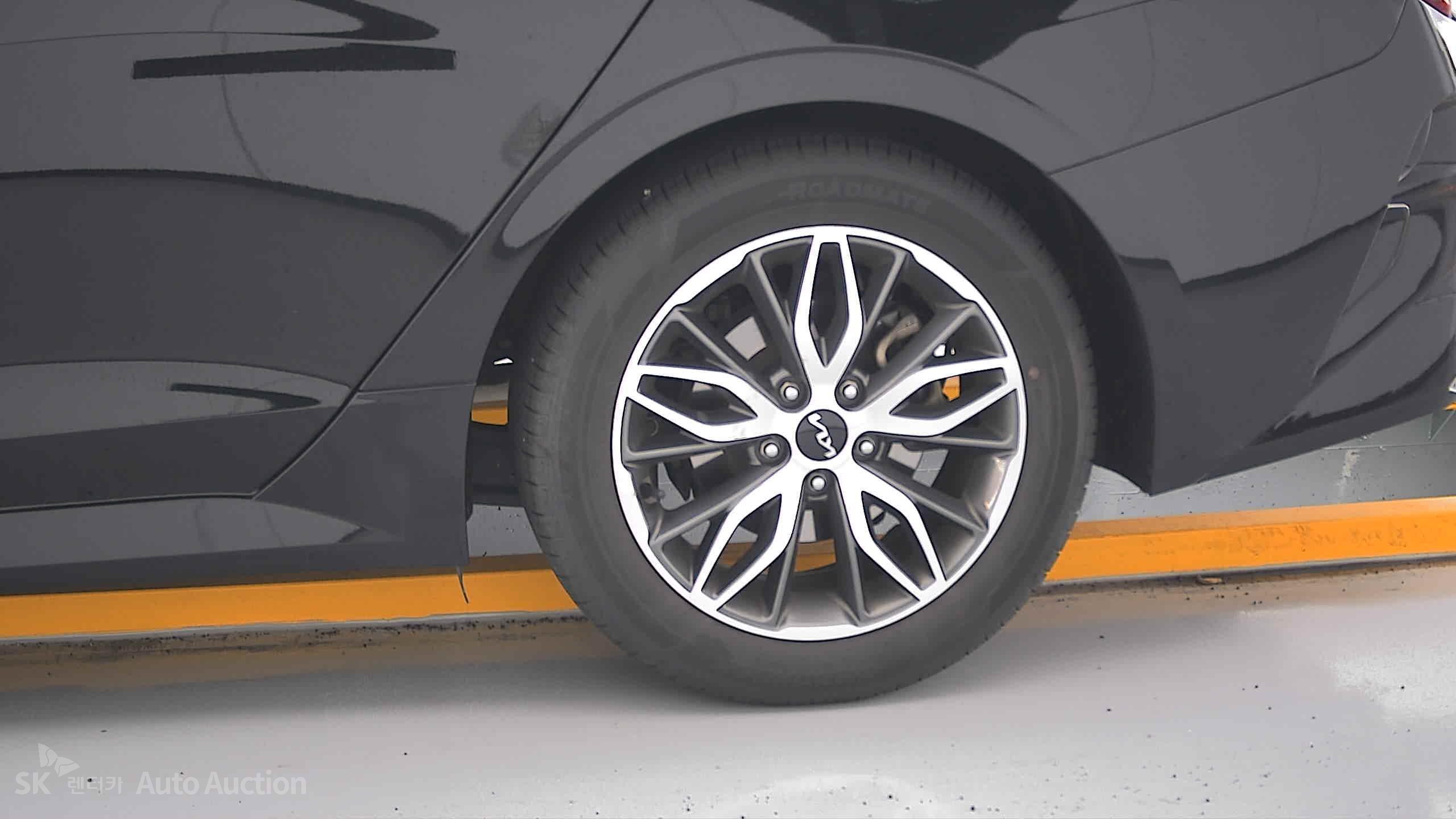 2022 - kia k5