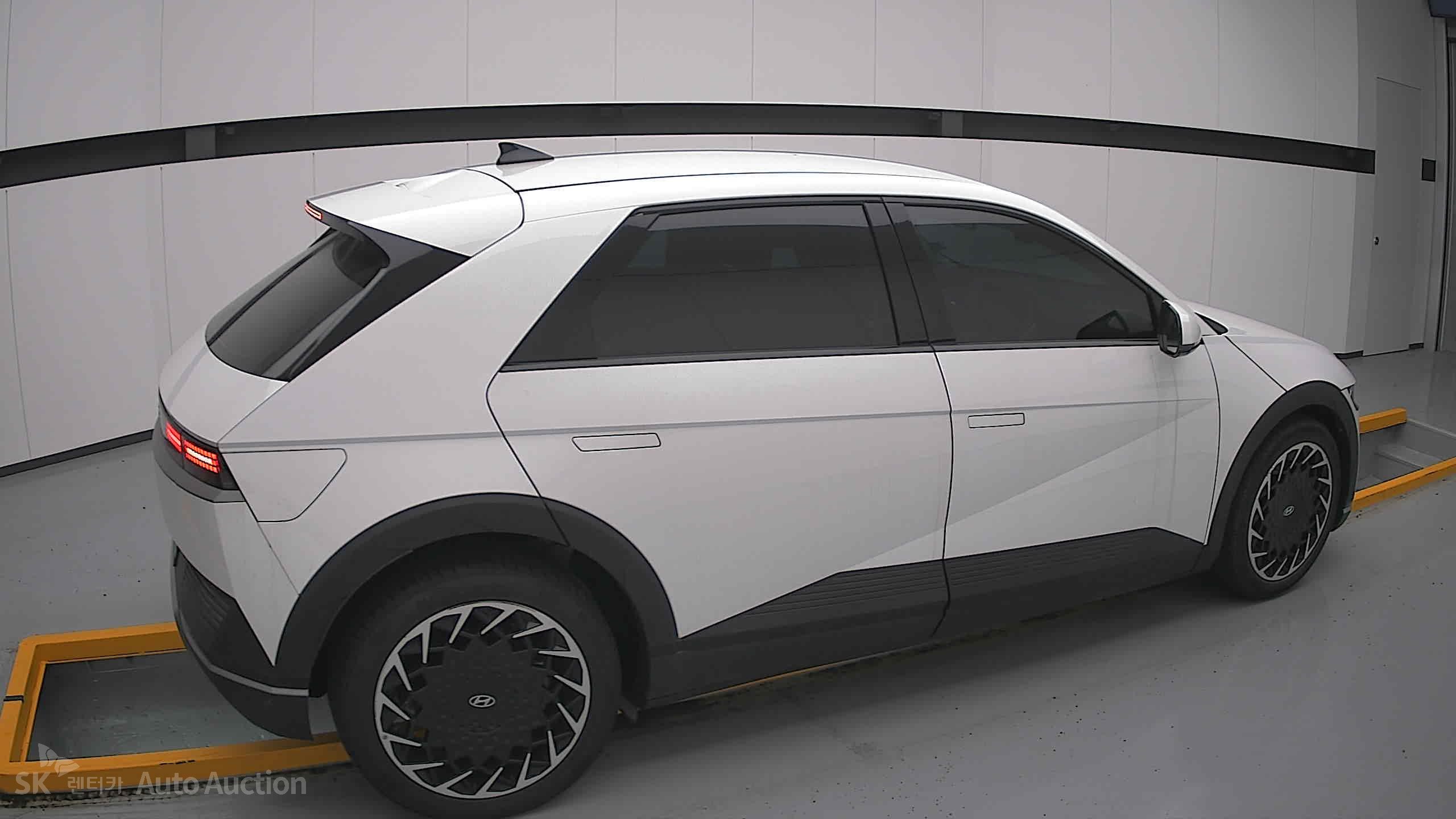 2023 - hyundai ioniq