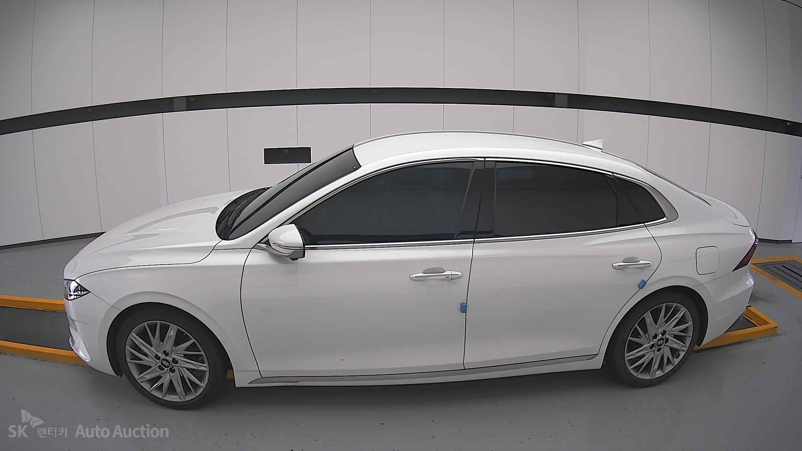 2021 - hyundai grandeur