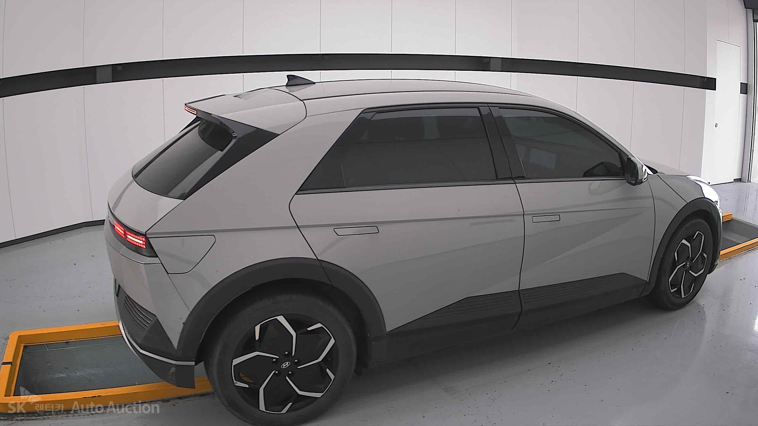 2022 - hyundai ioniq