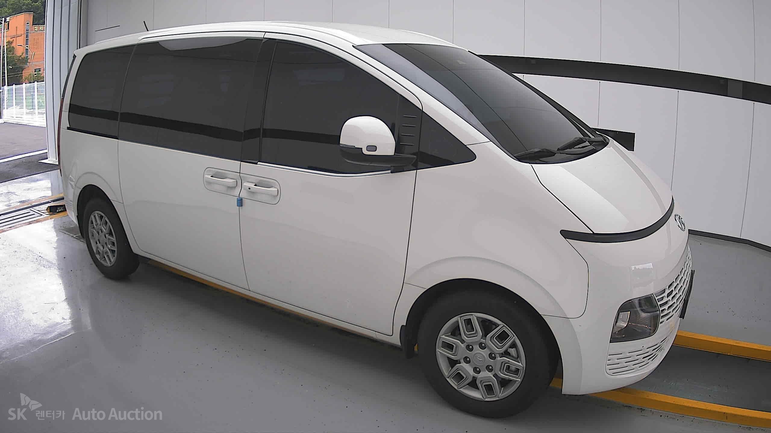 2023 - hyundai staria