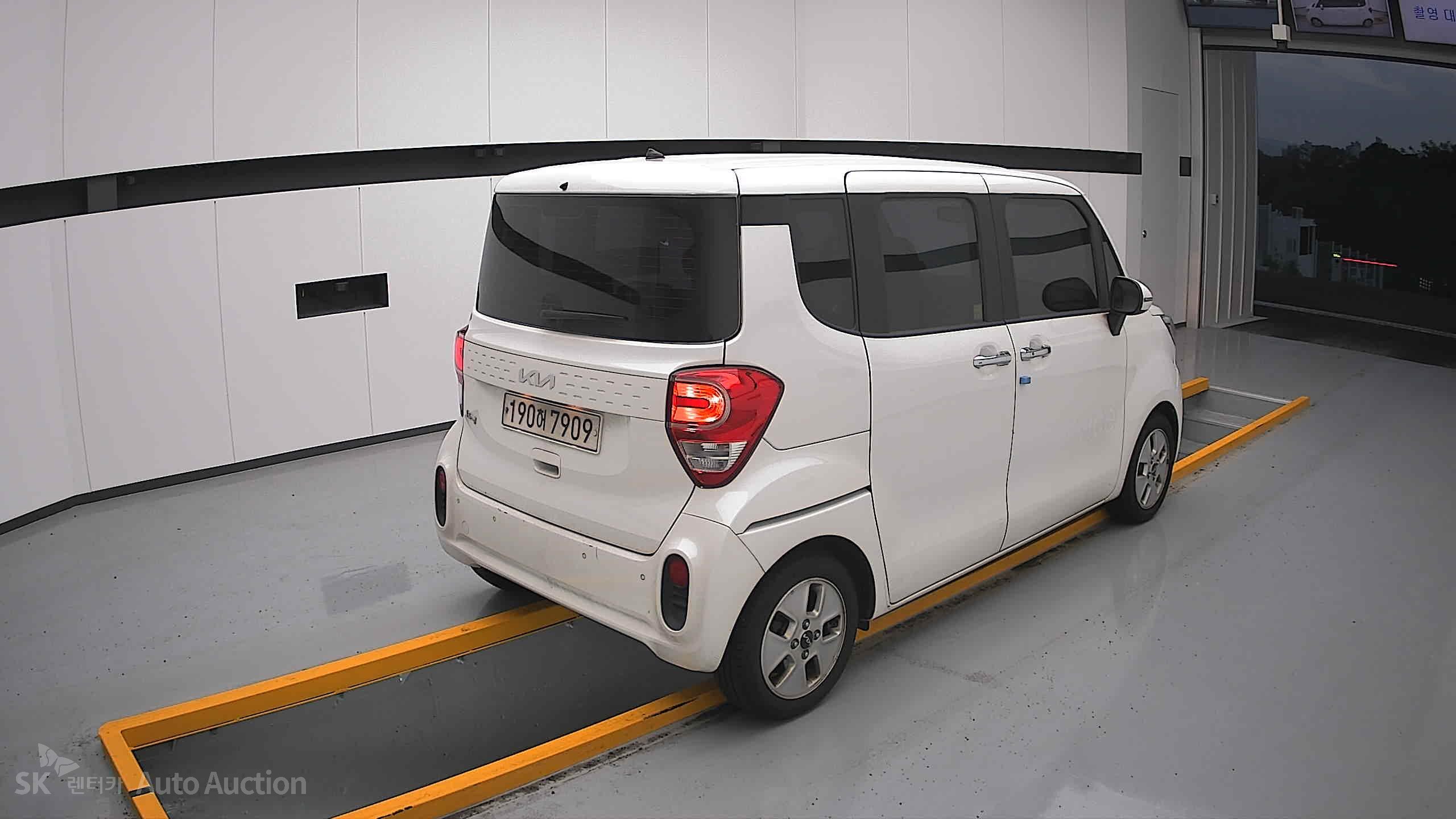 2022 - kia ray