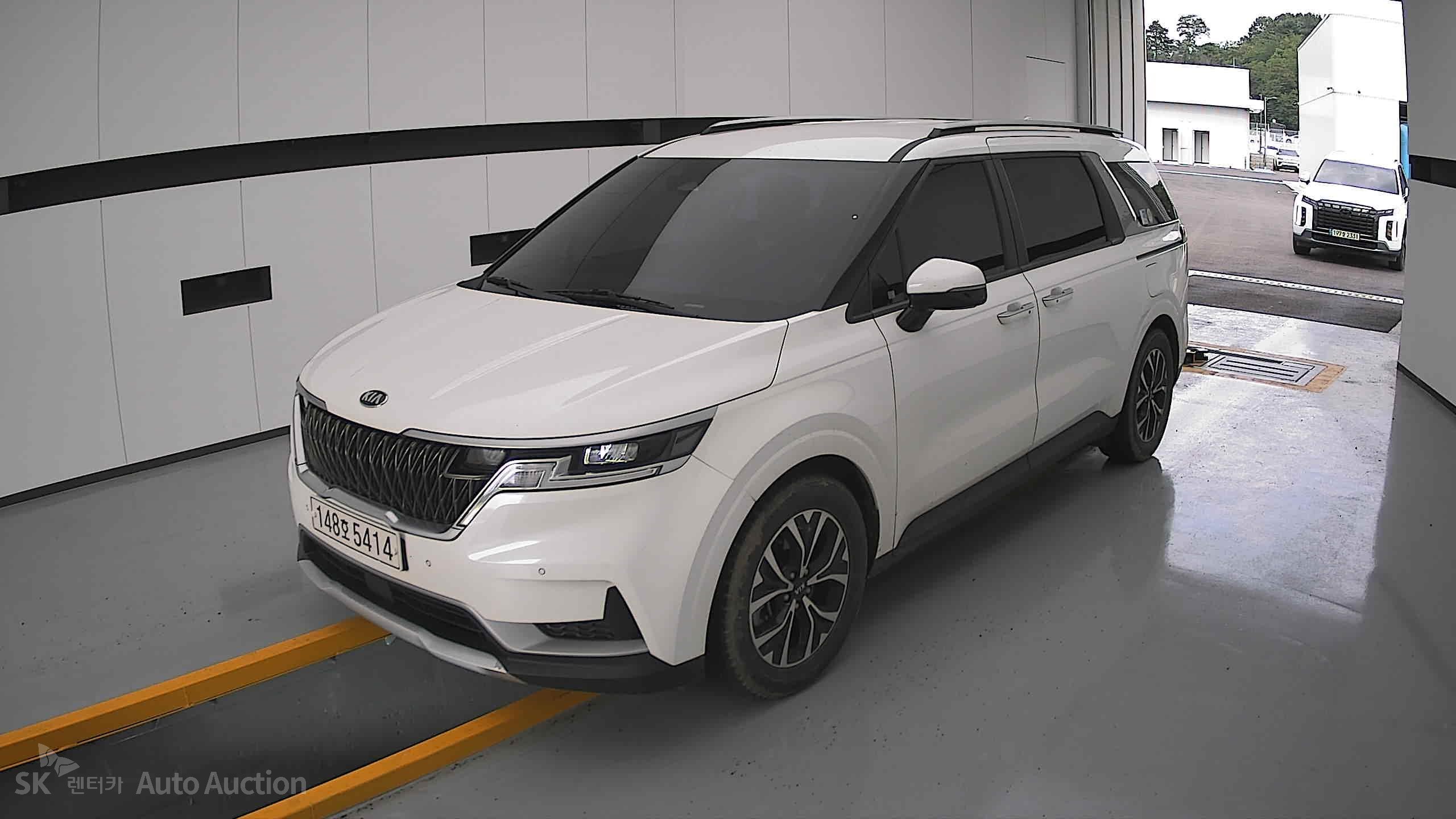 2021 - kia carnival
