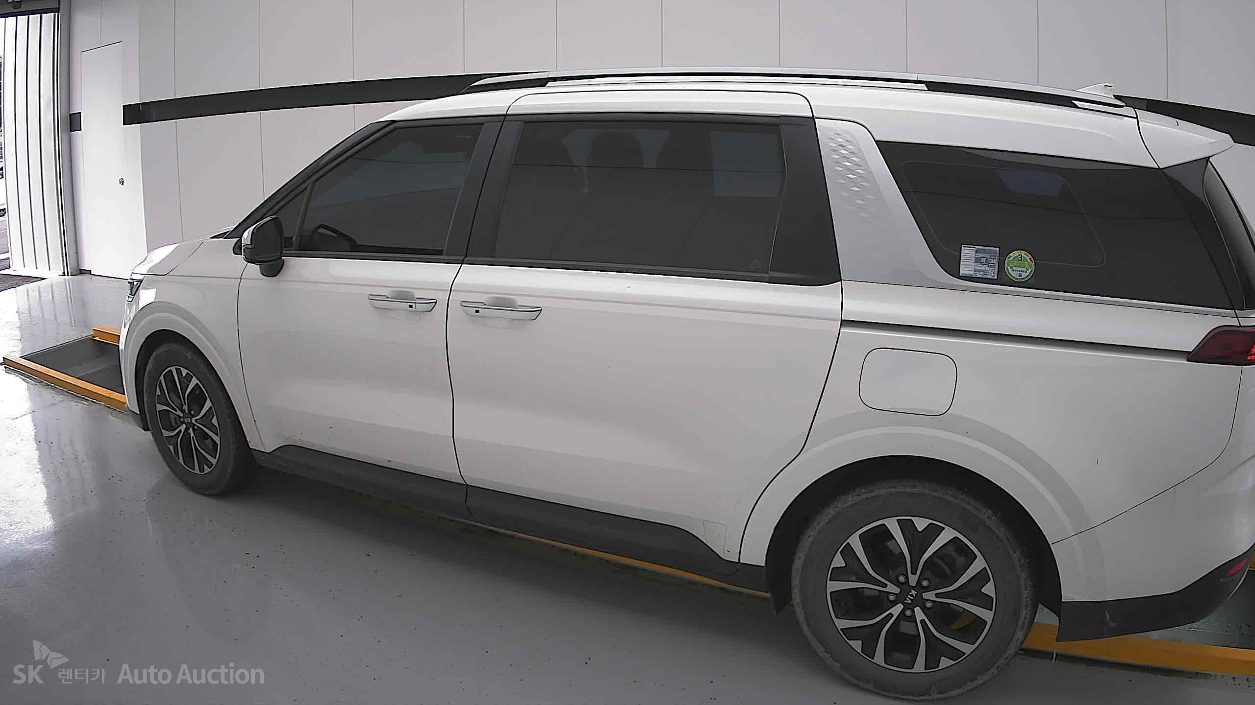 2021 - kia carnival