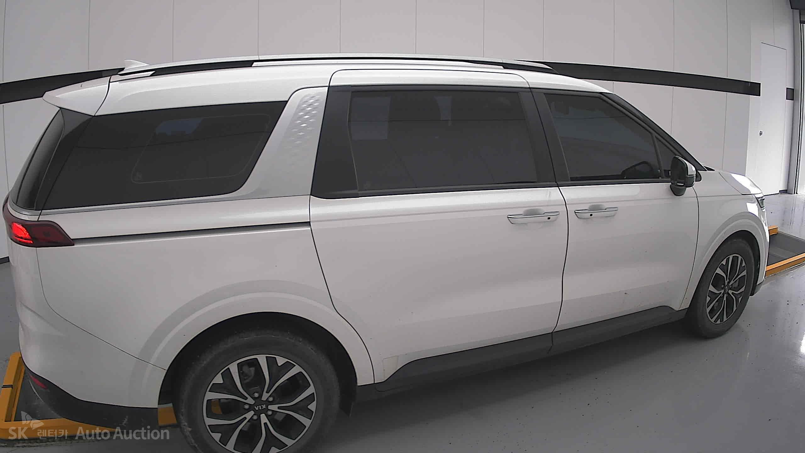2021 - kia carnival
