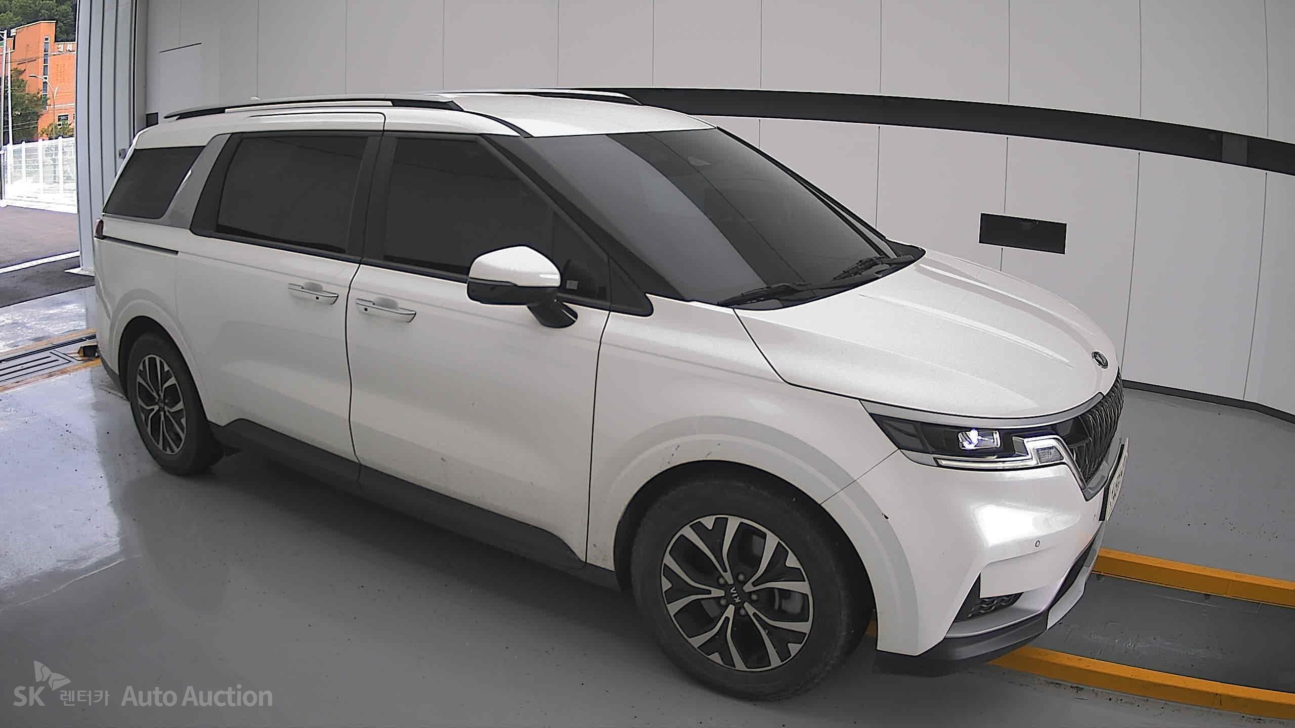 2021 - kia carnival