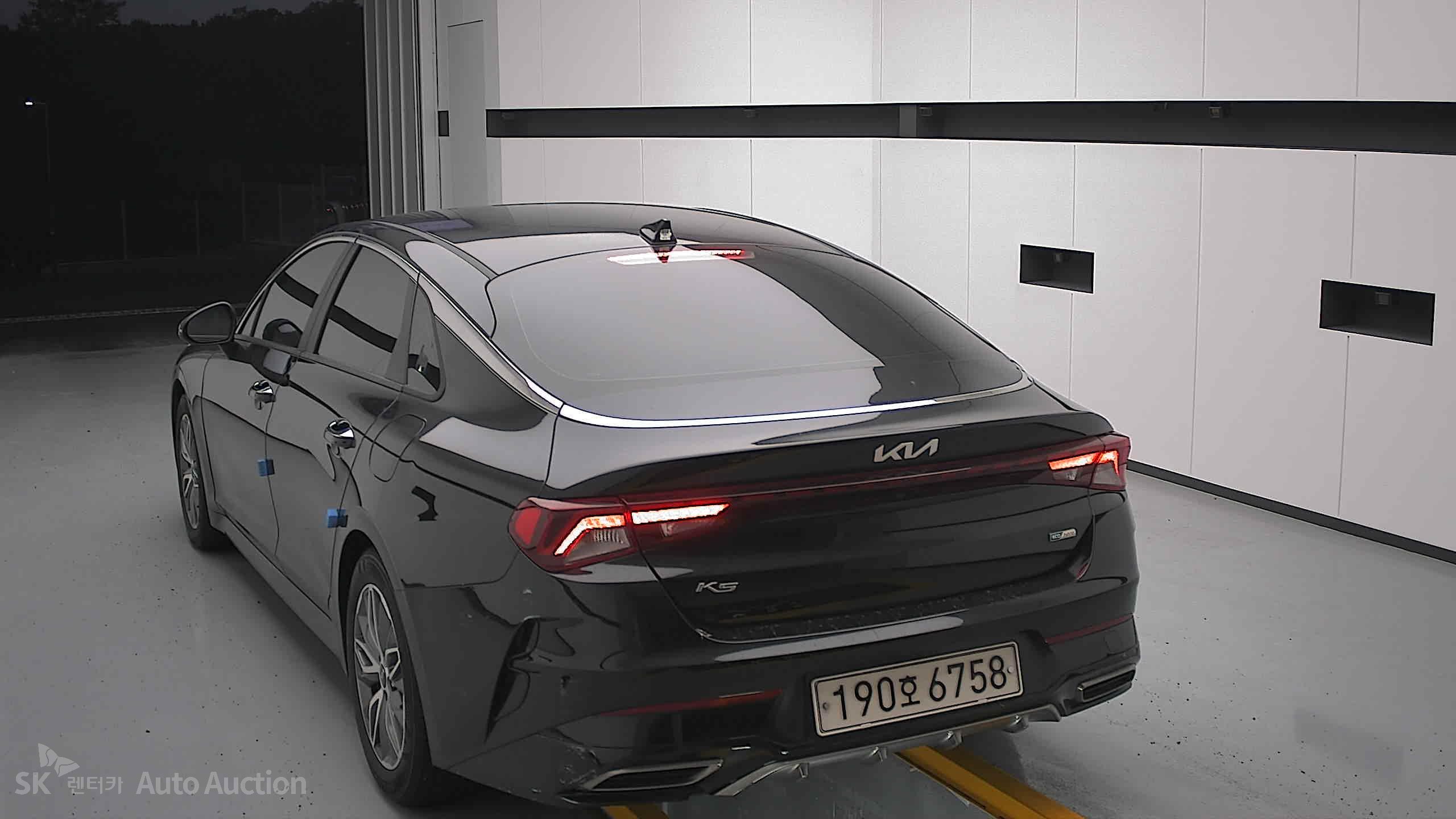 2022 - kia k5