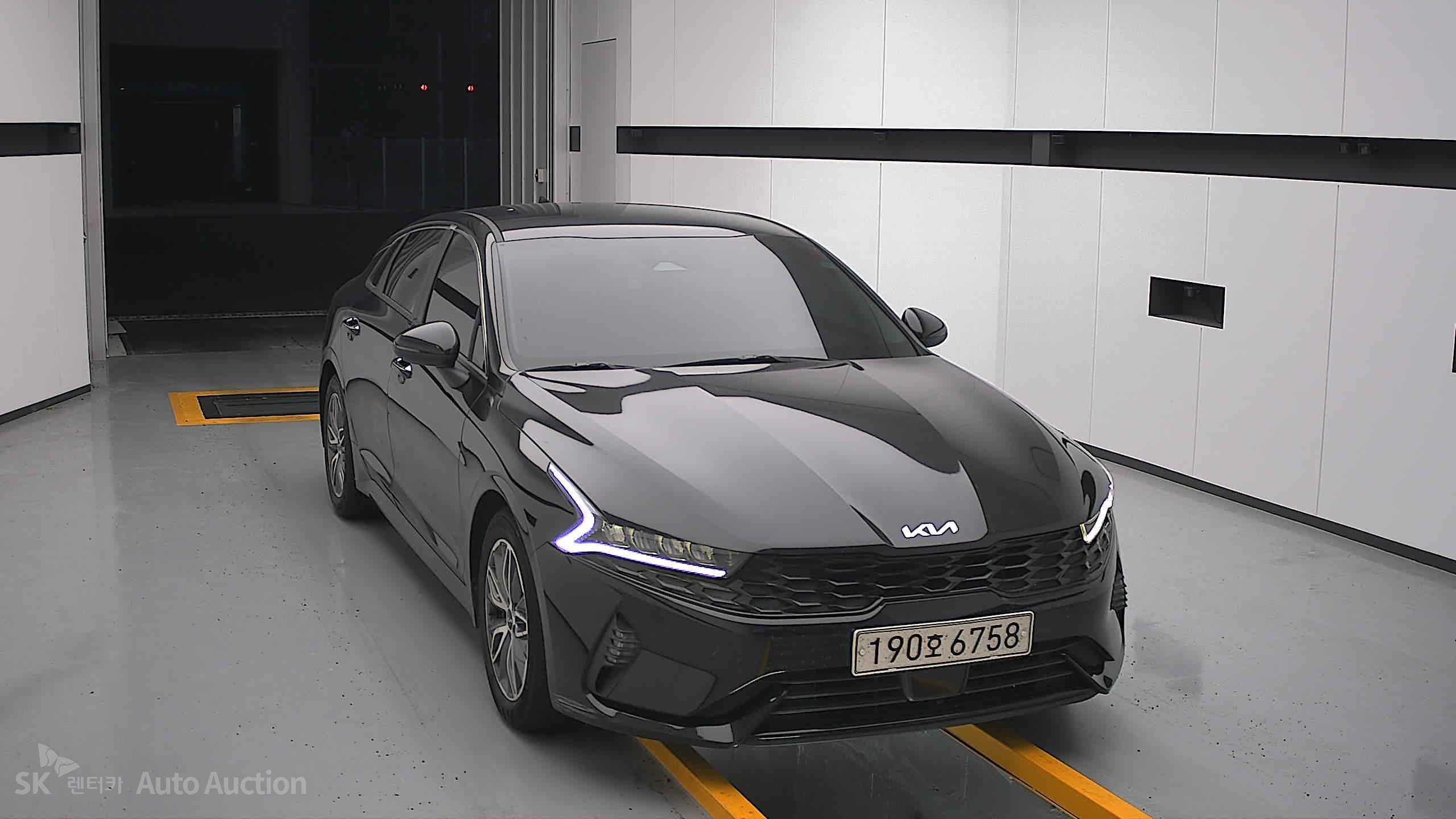 2022 - kia k5