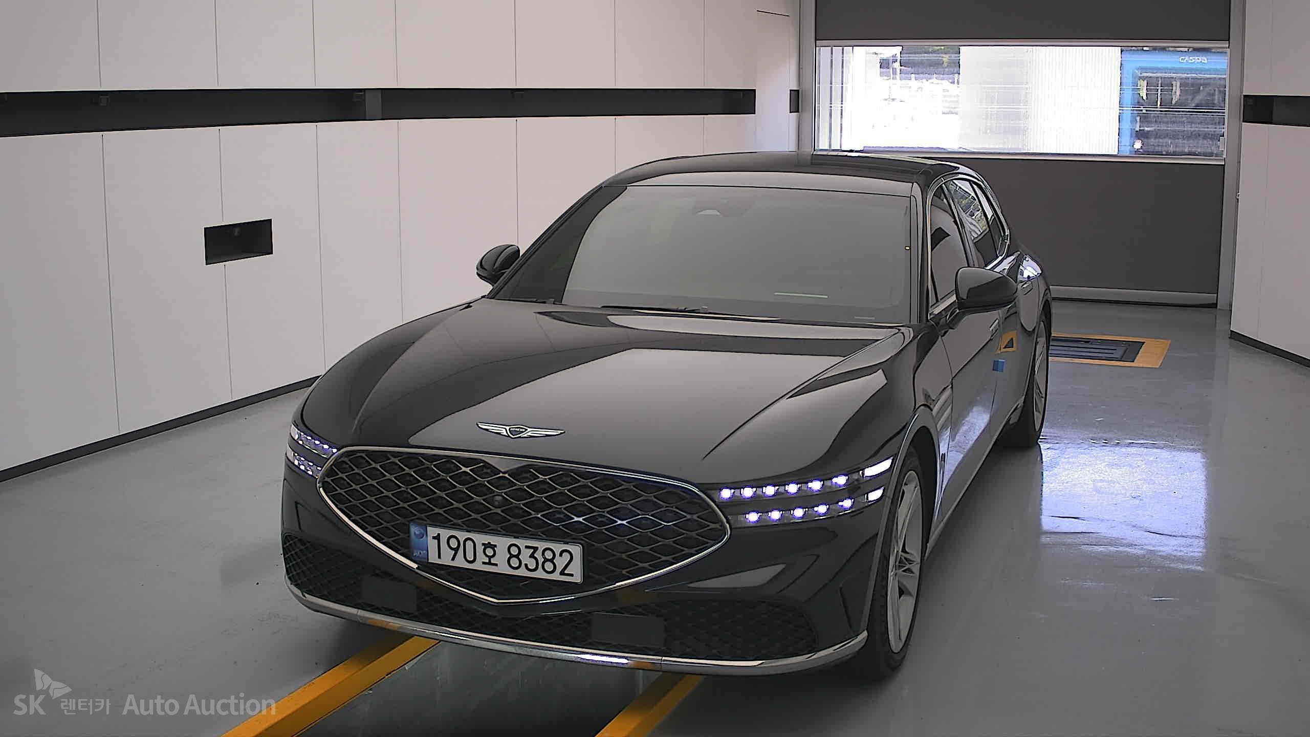 2022 Genesis G90