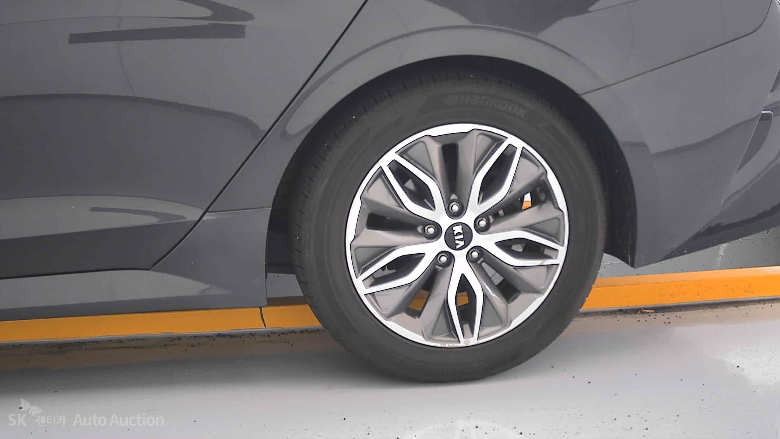 2021 - kia k5
