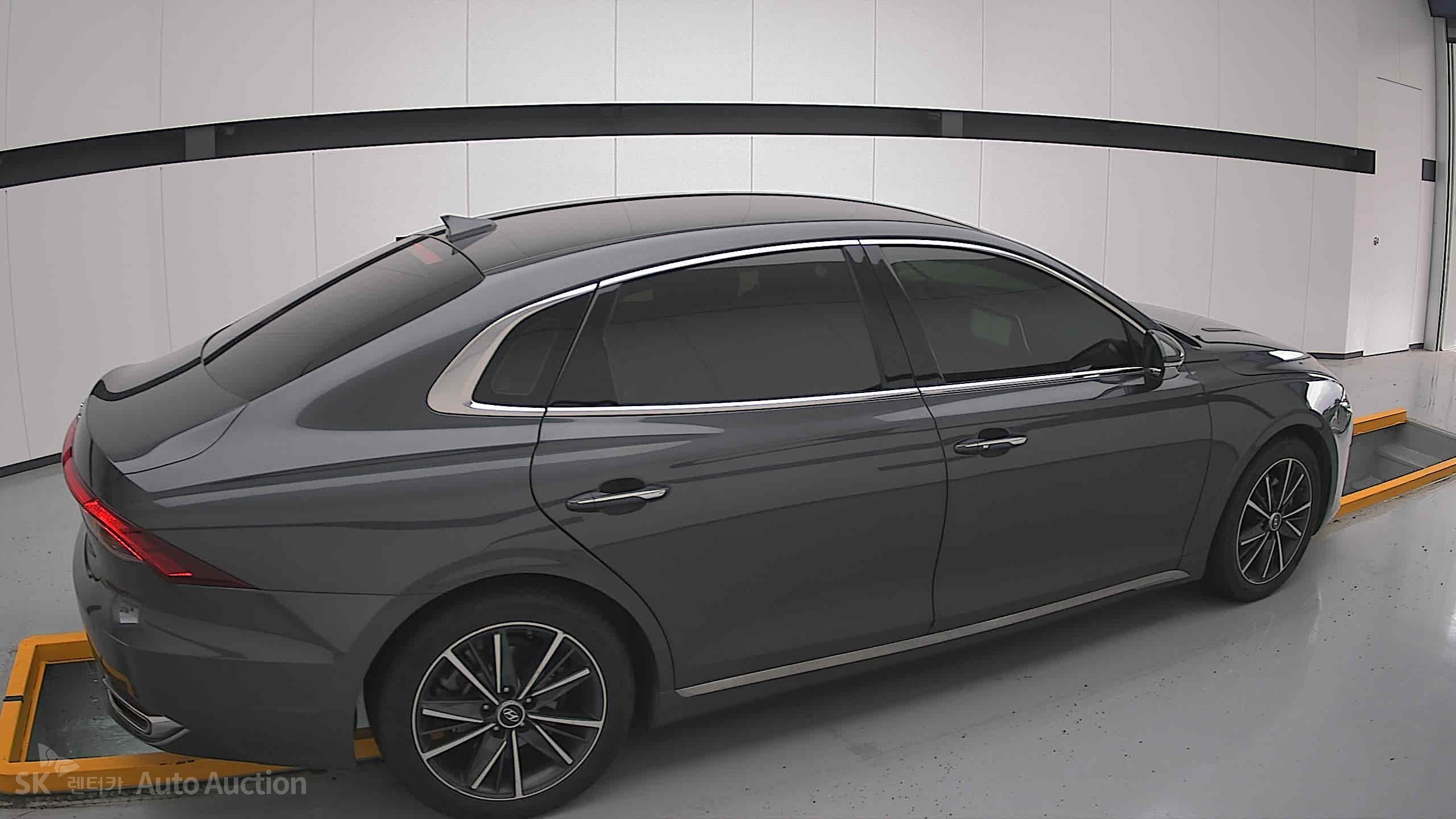 2022 - hyundai grandeur
