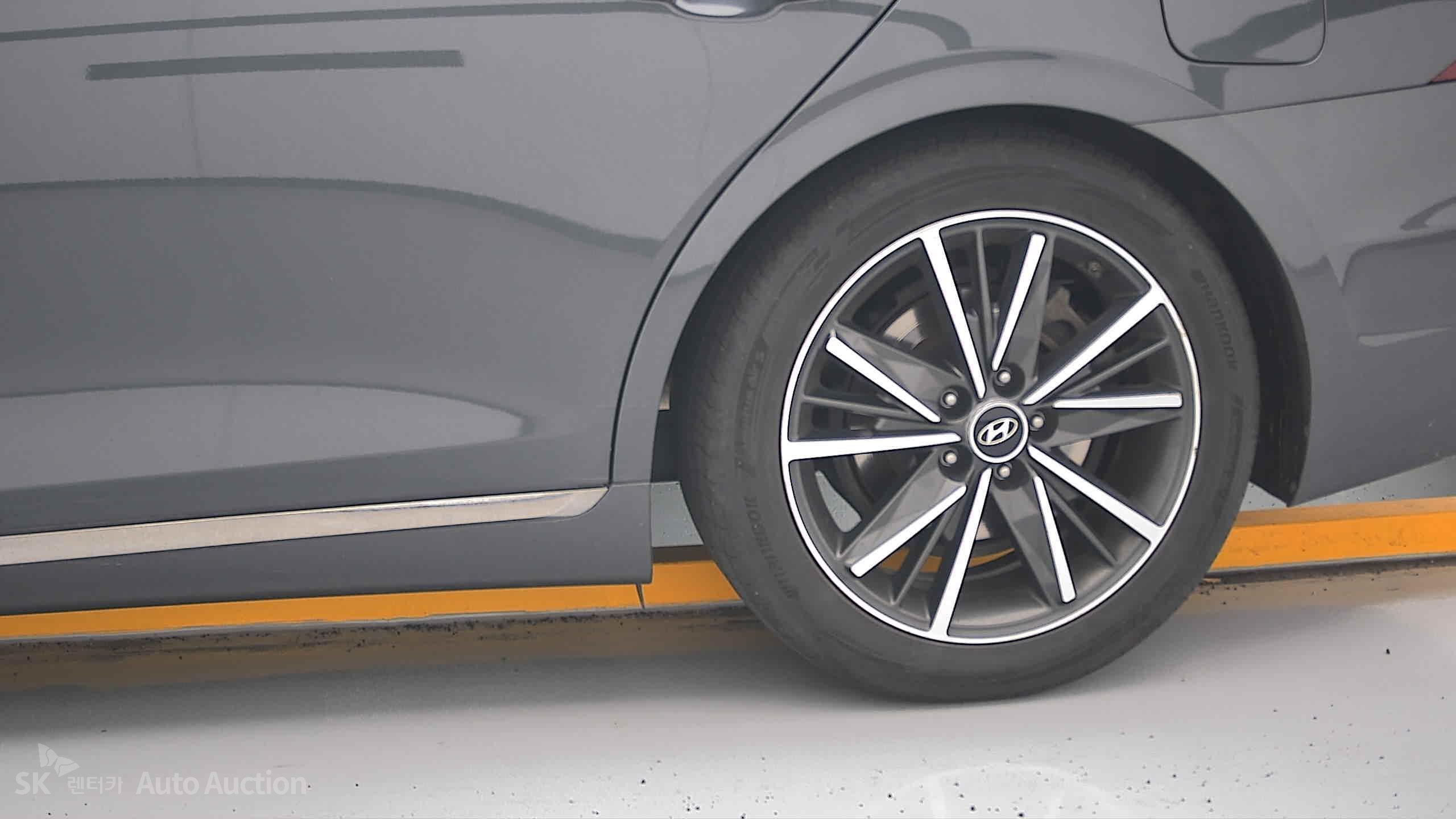 2022 - hyundai grandeur
