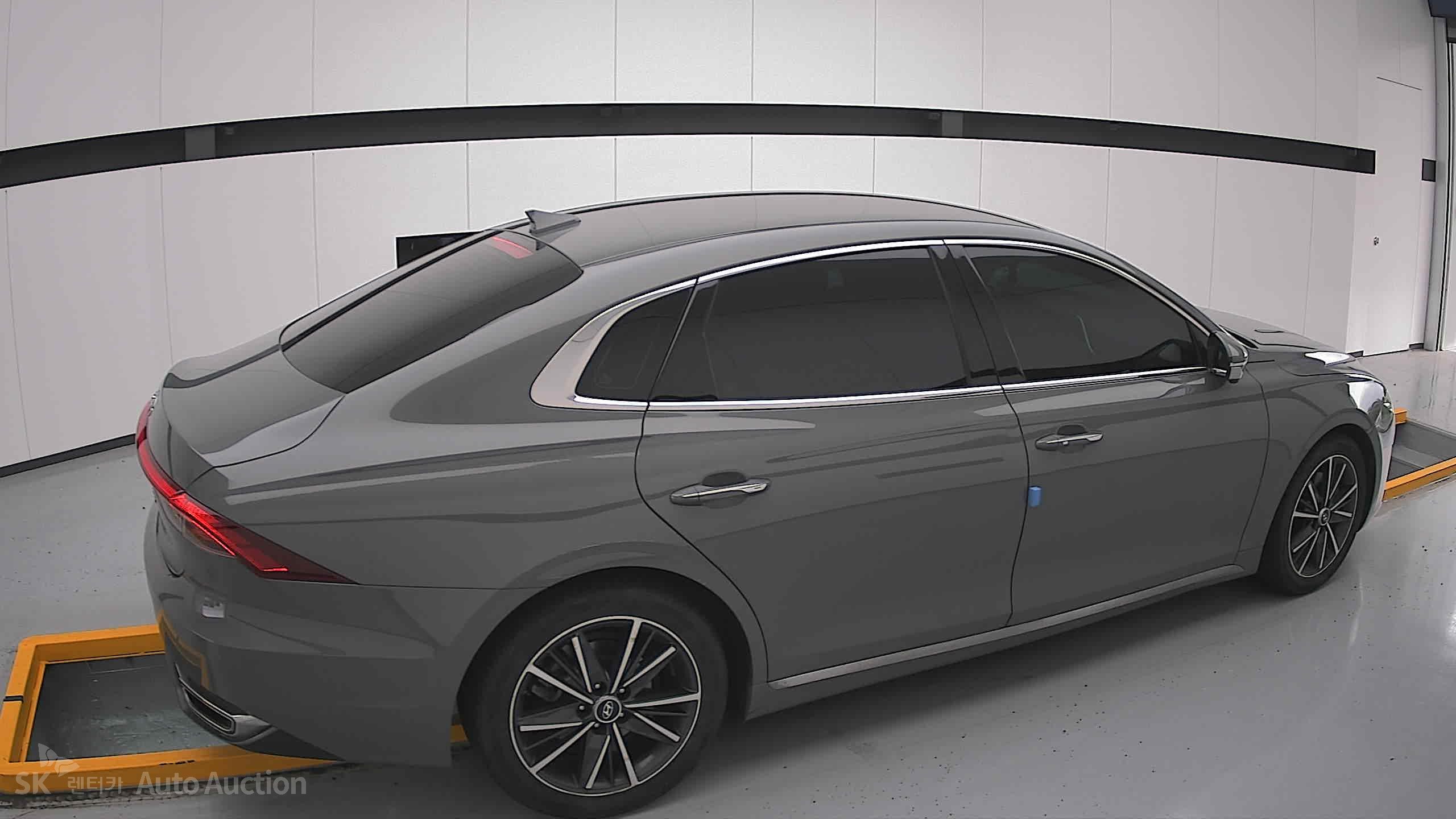 2022 - hyundai grandeur