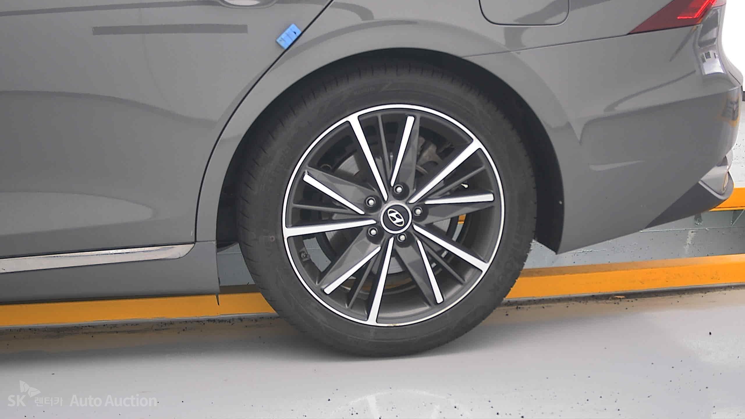 2022 - hyundai grandeur