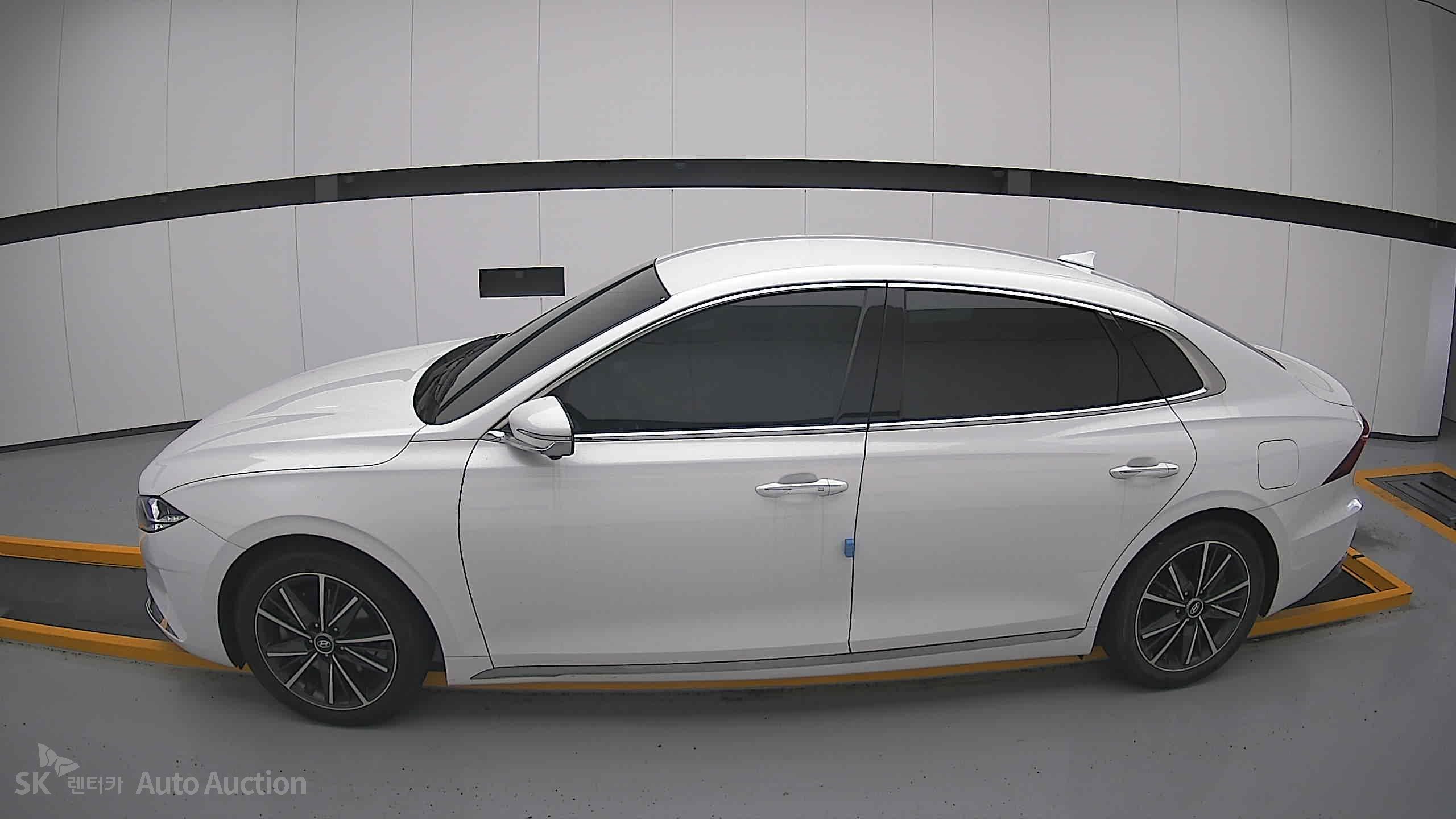 2022 - hyundai grandeur