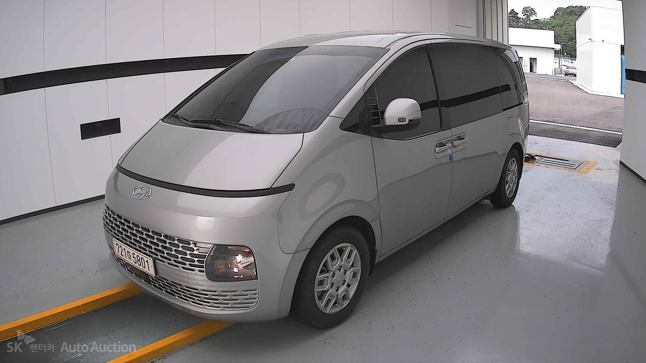 2022 - hyundai staria