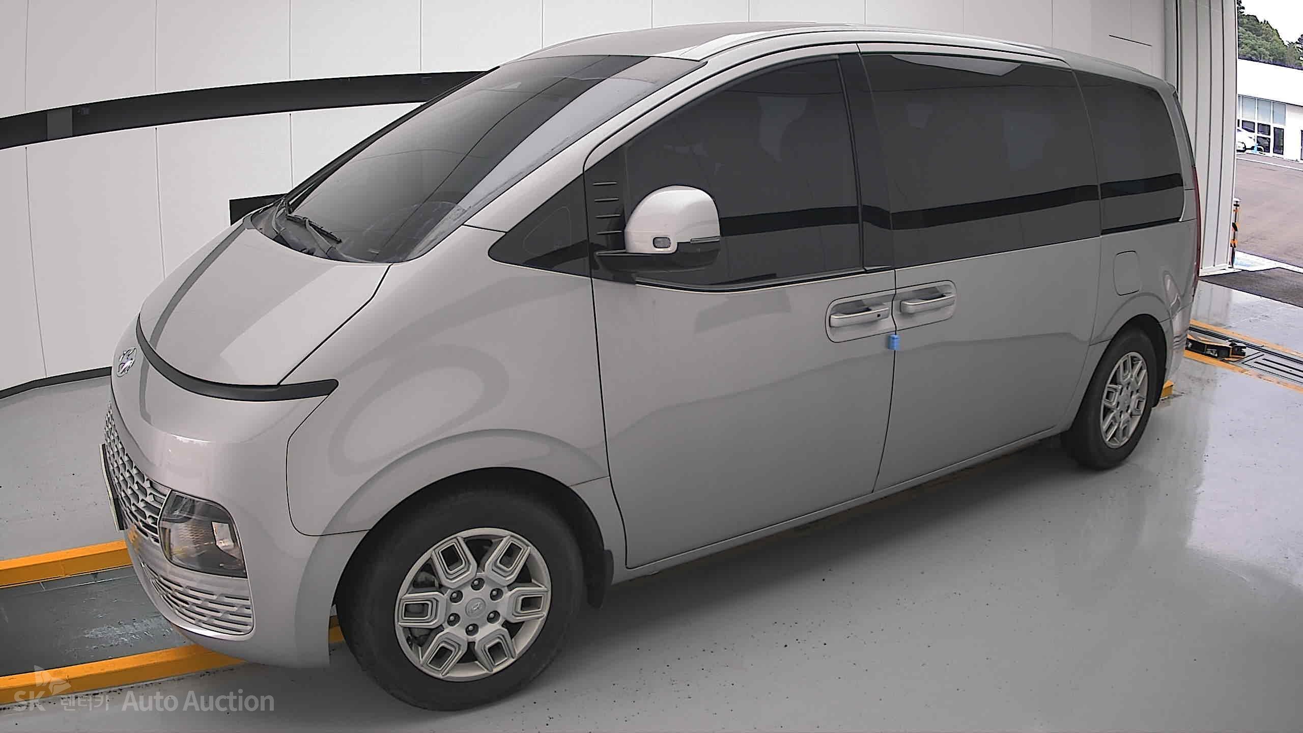 2022 - hyundai staria