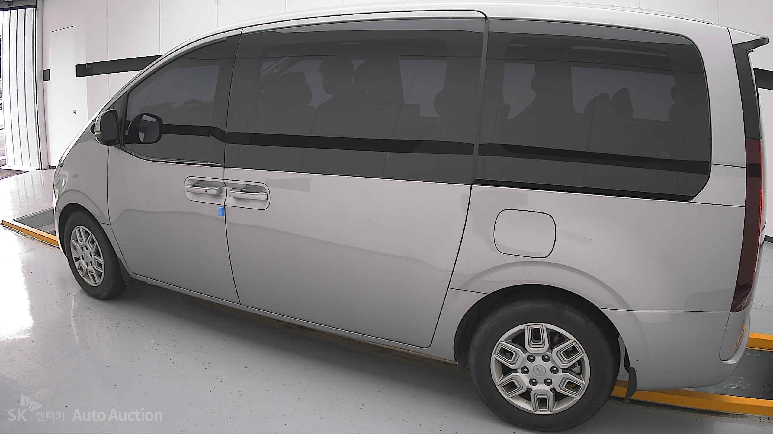 2022 - hyundai staria