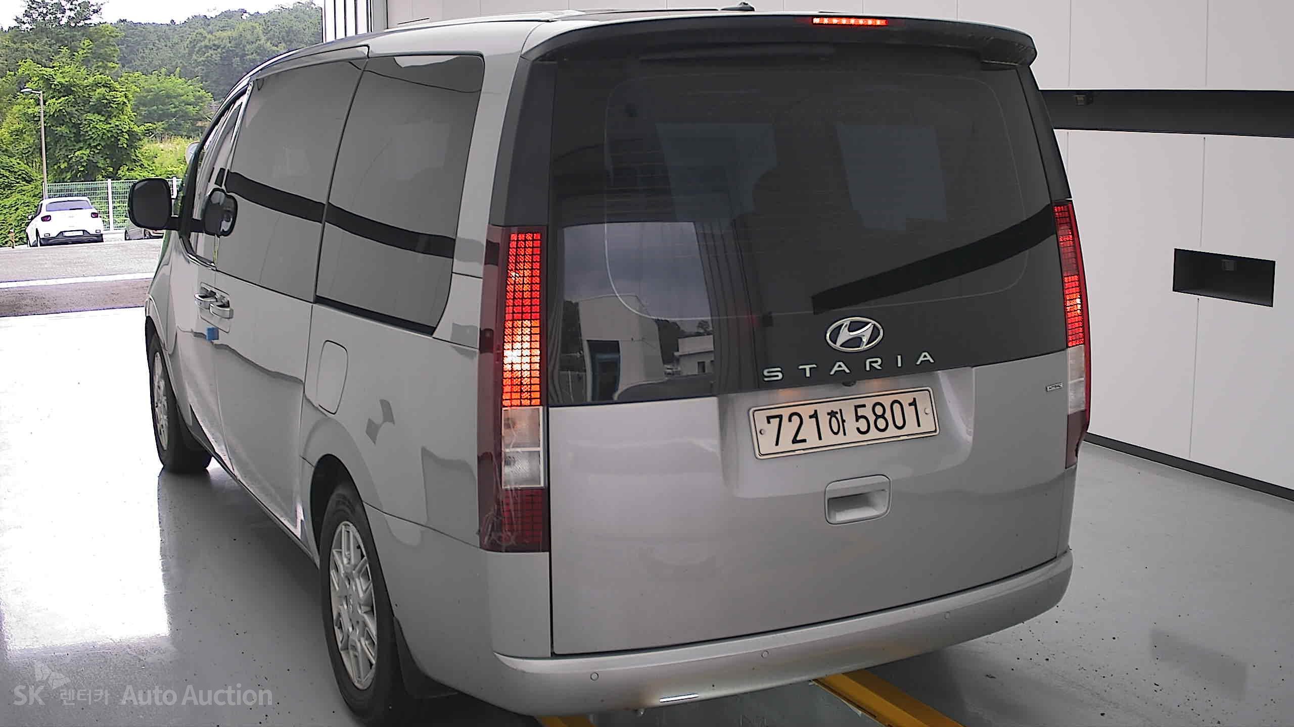 2022 - hyundai staria