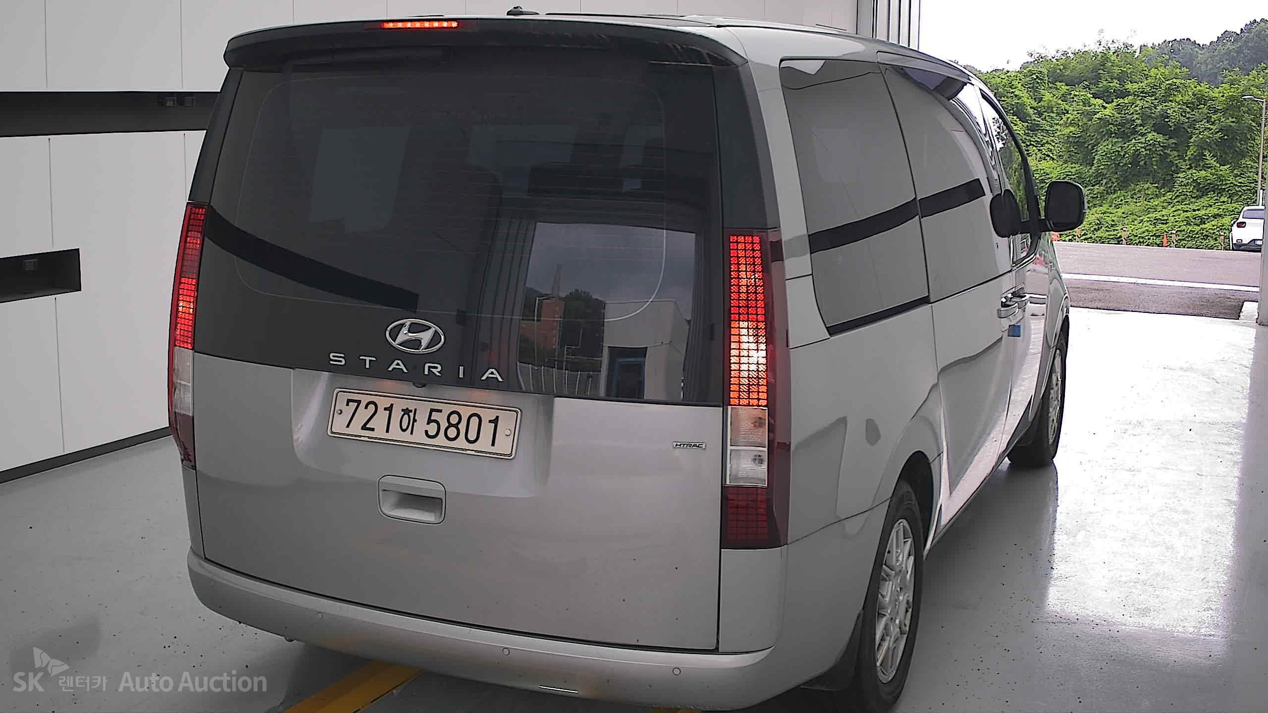2022 - hyundai staria