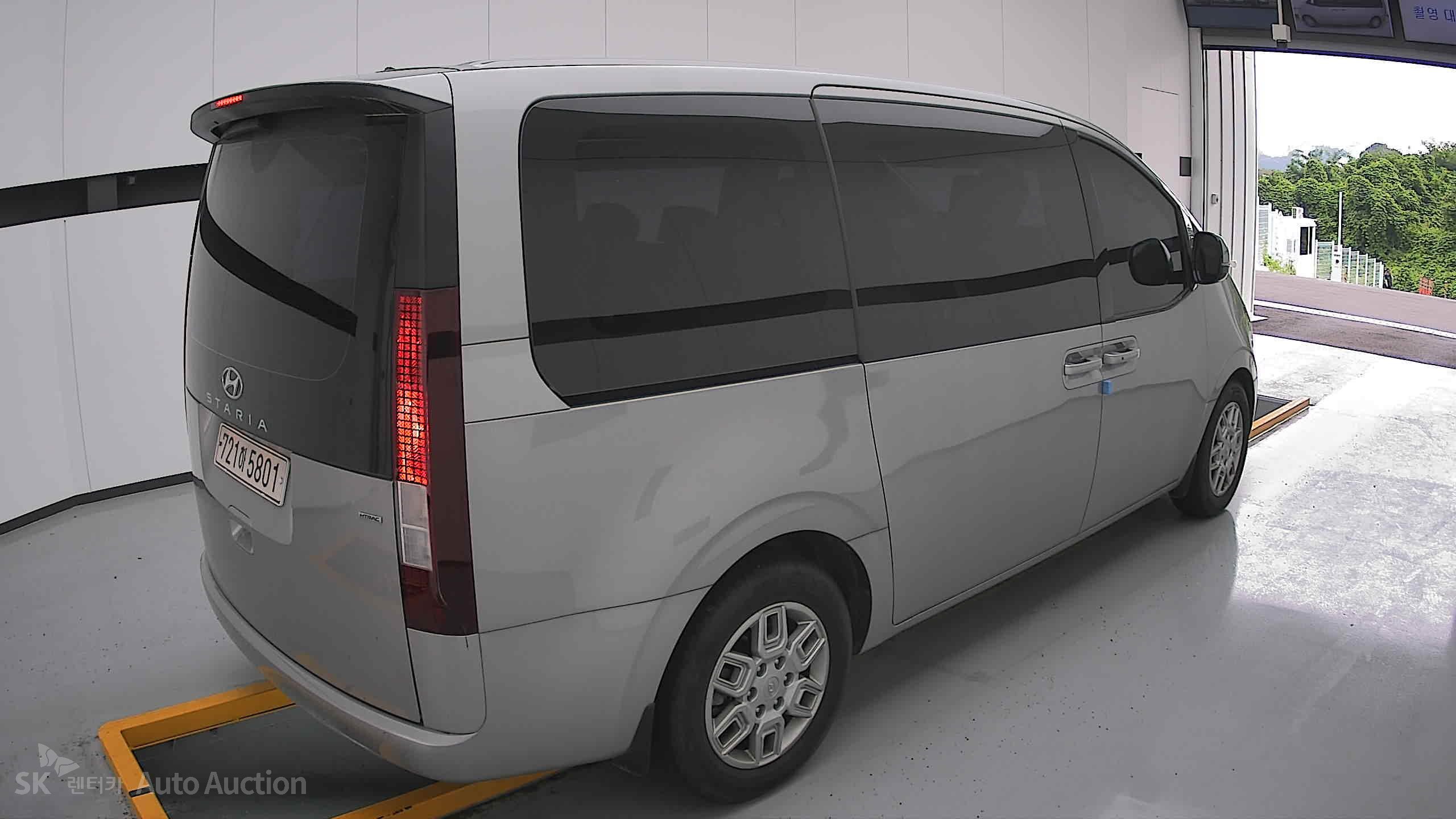 2022 - hyundai staria