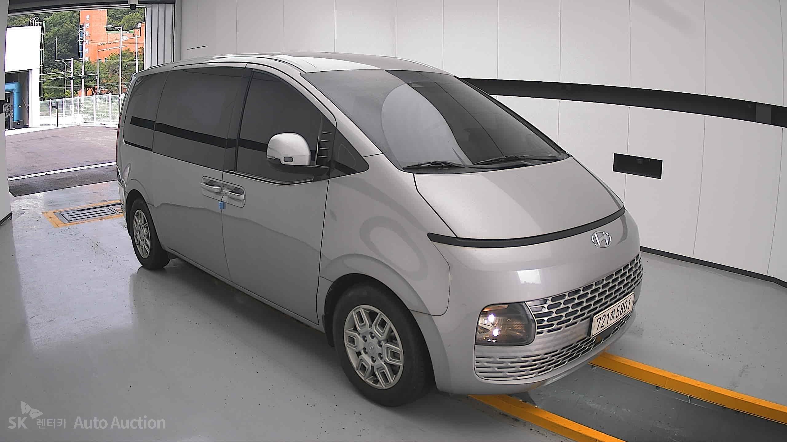 2022 - hyundai staria