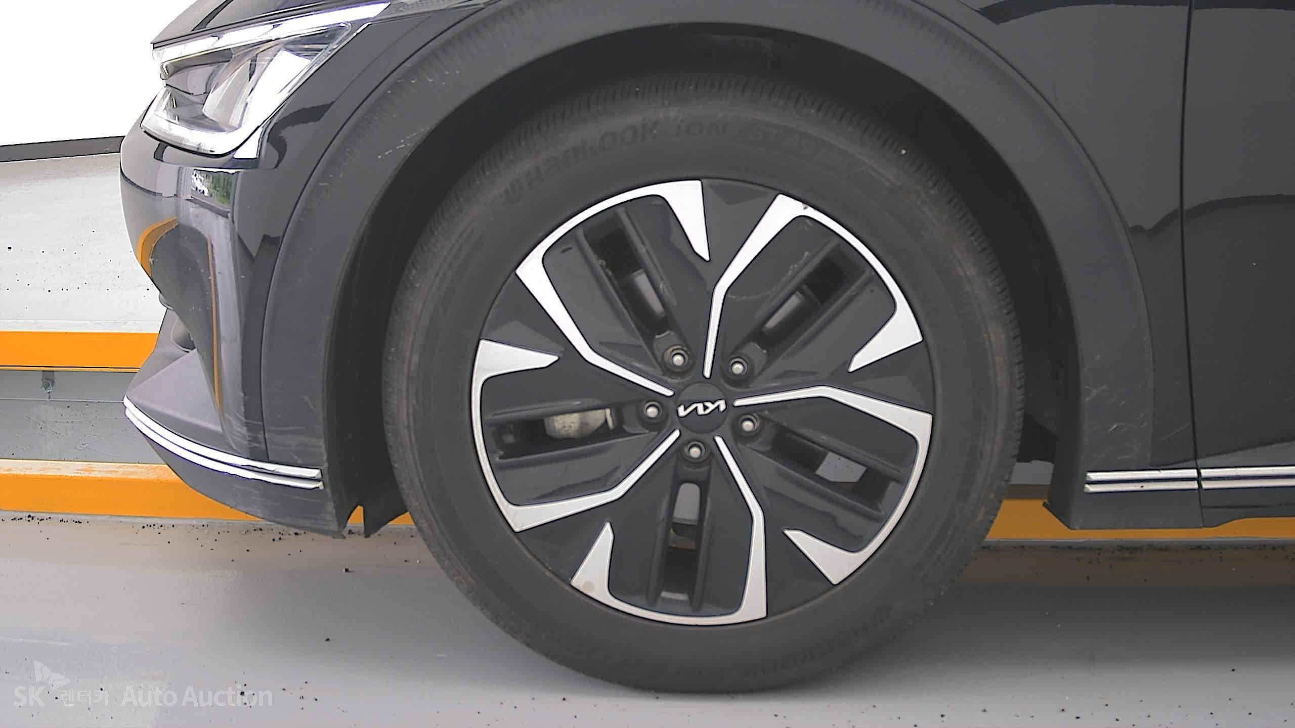 2022 - kia ev6