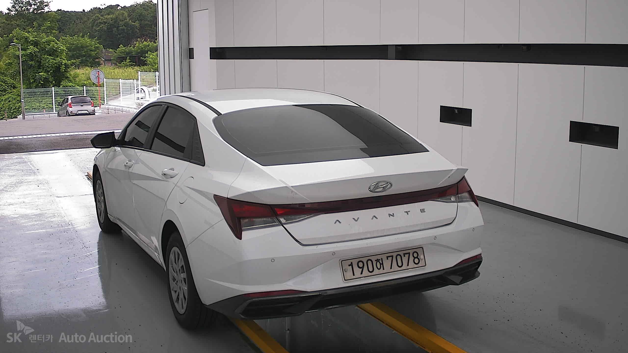 2022 - hyundai avante