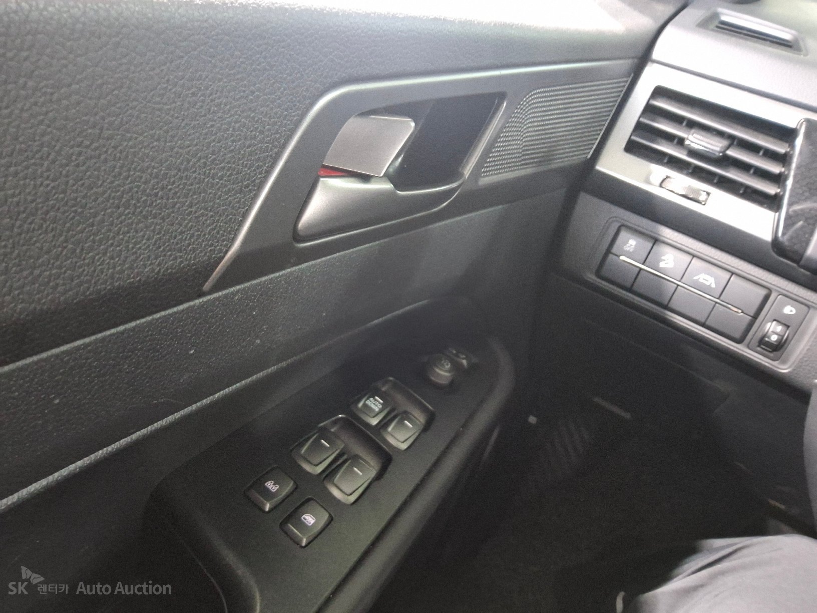 2022 - kg mobility (ssangyong) rexton