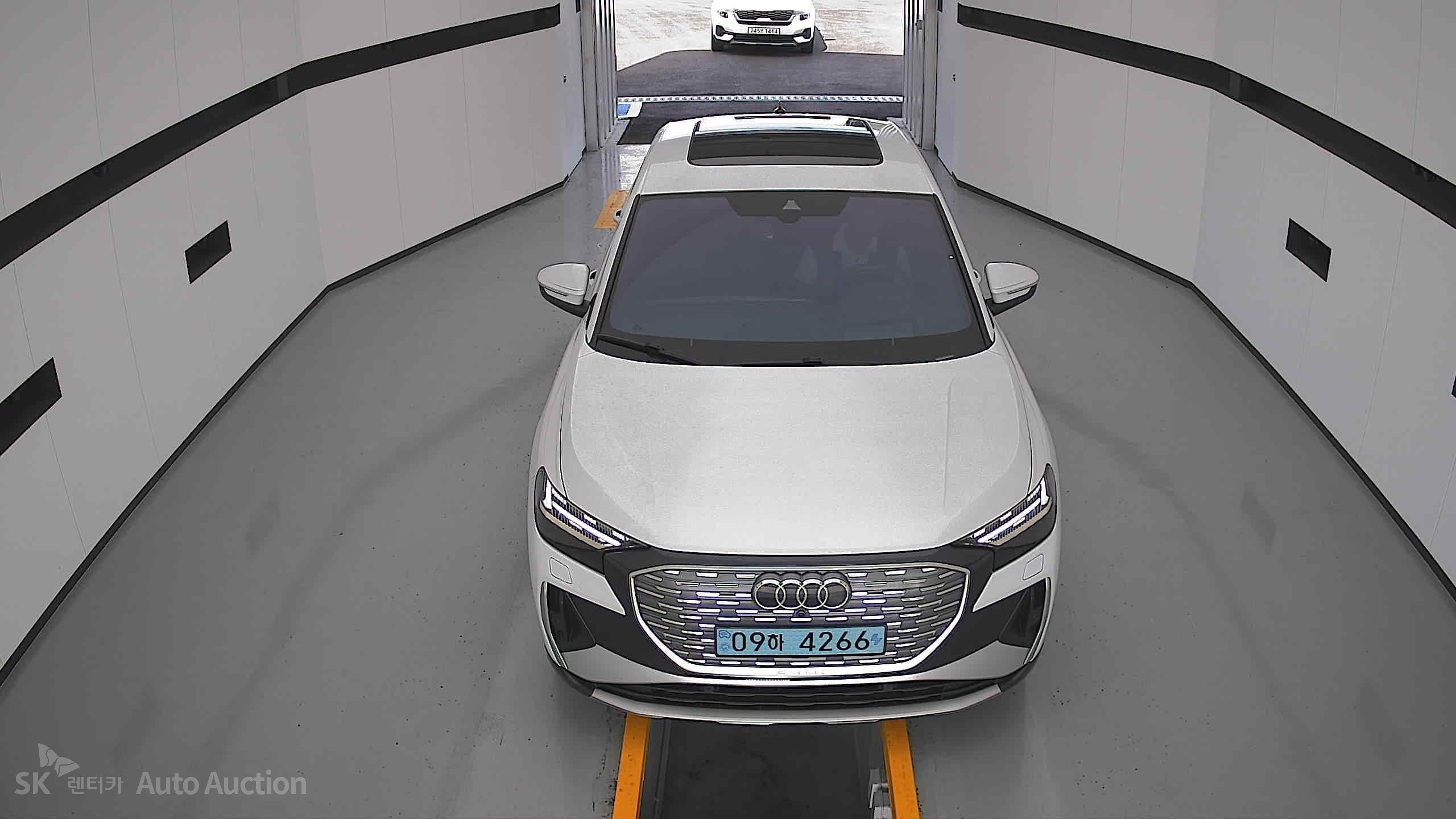 2022 - audi q4