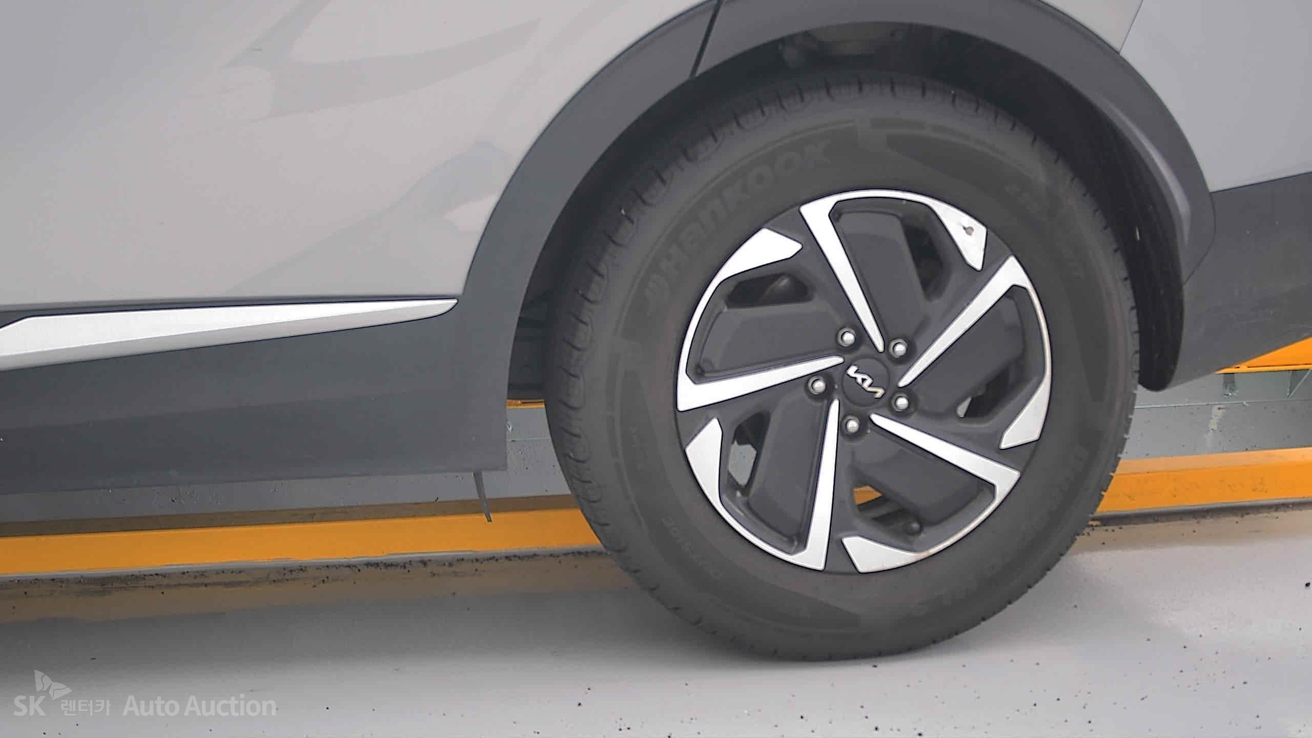 2023 - kia sportage
