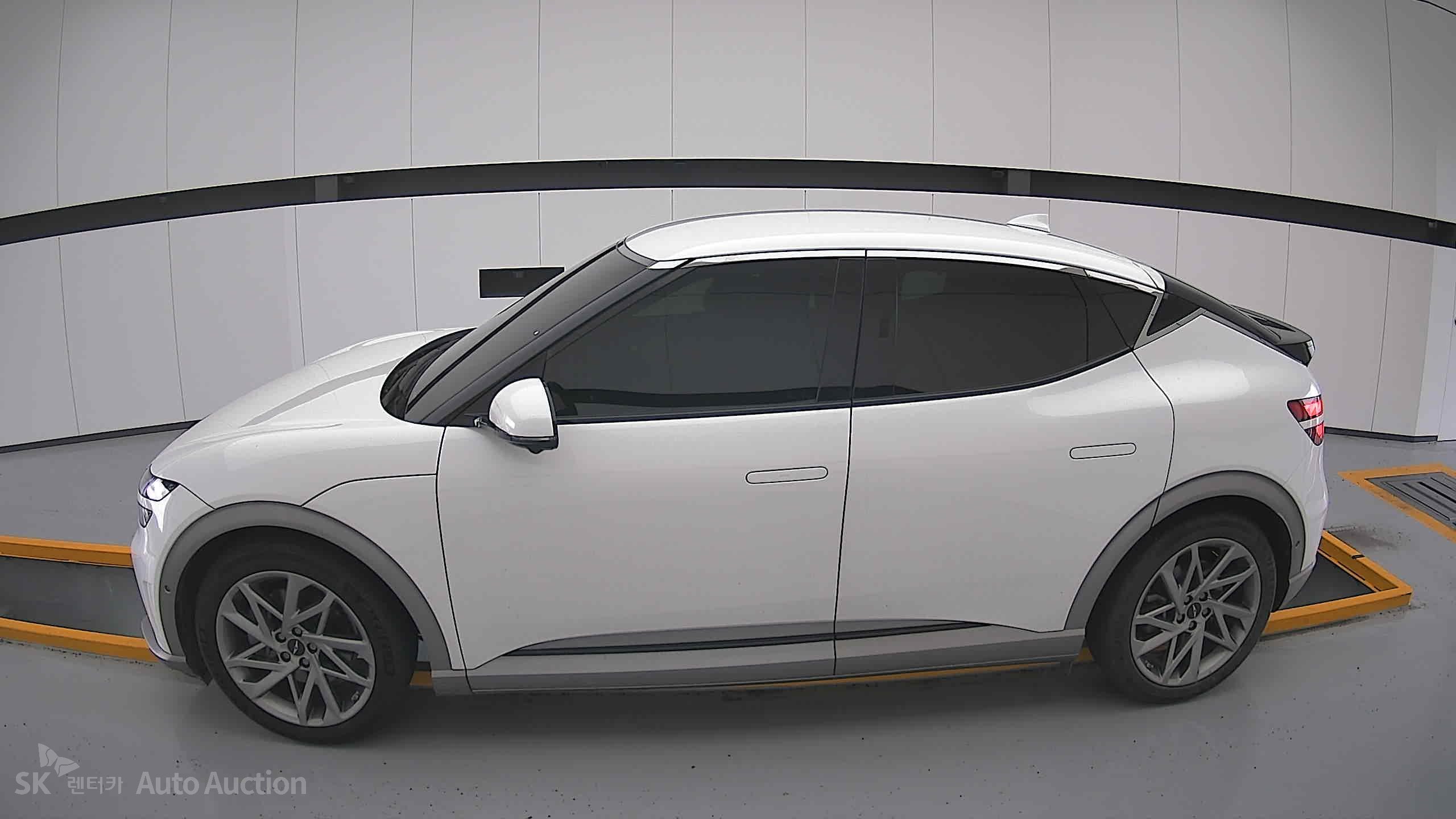2022 - genesis gv60