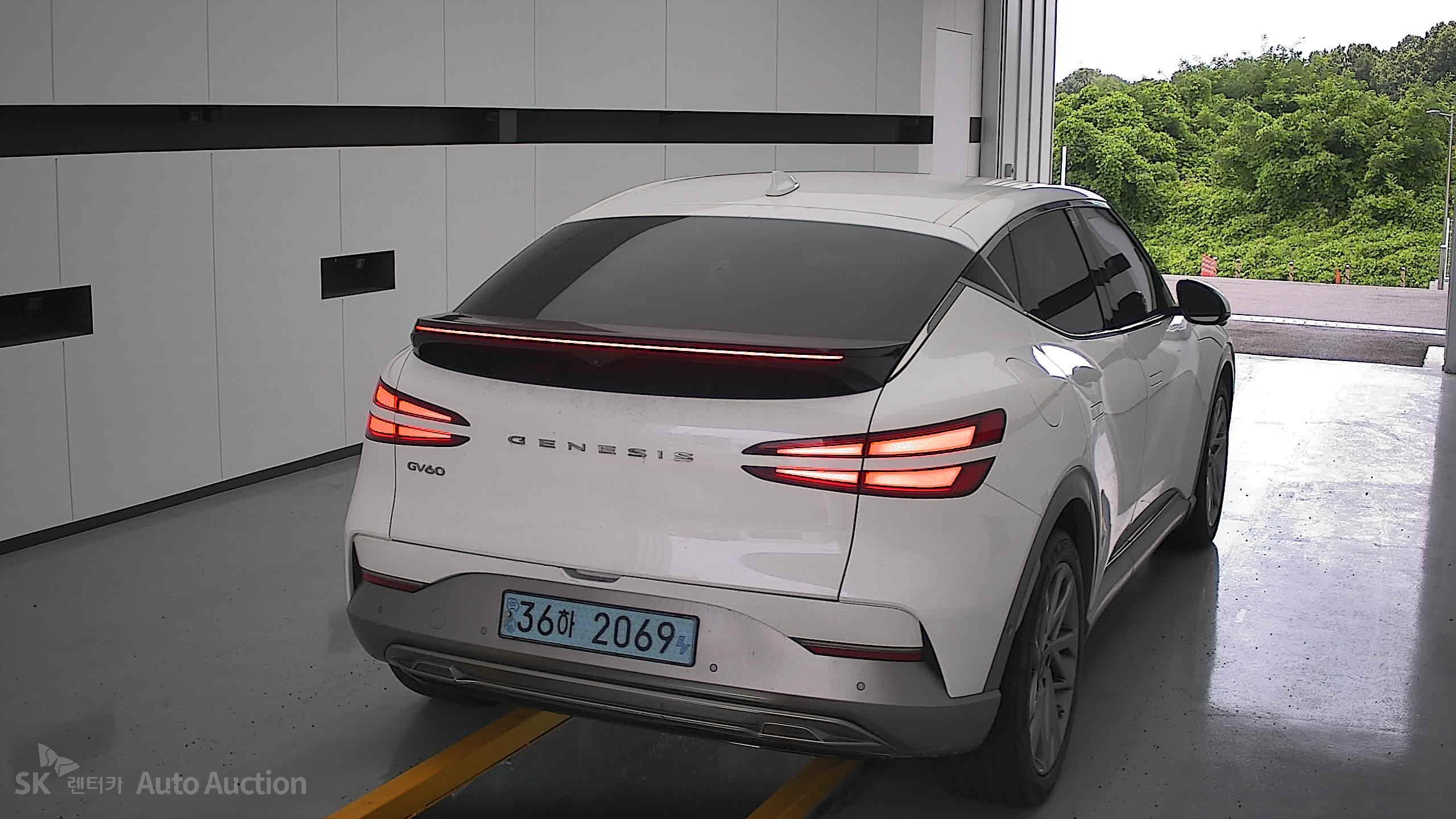2022 - genesis gv60