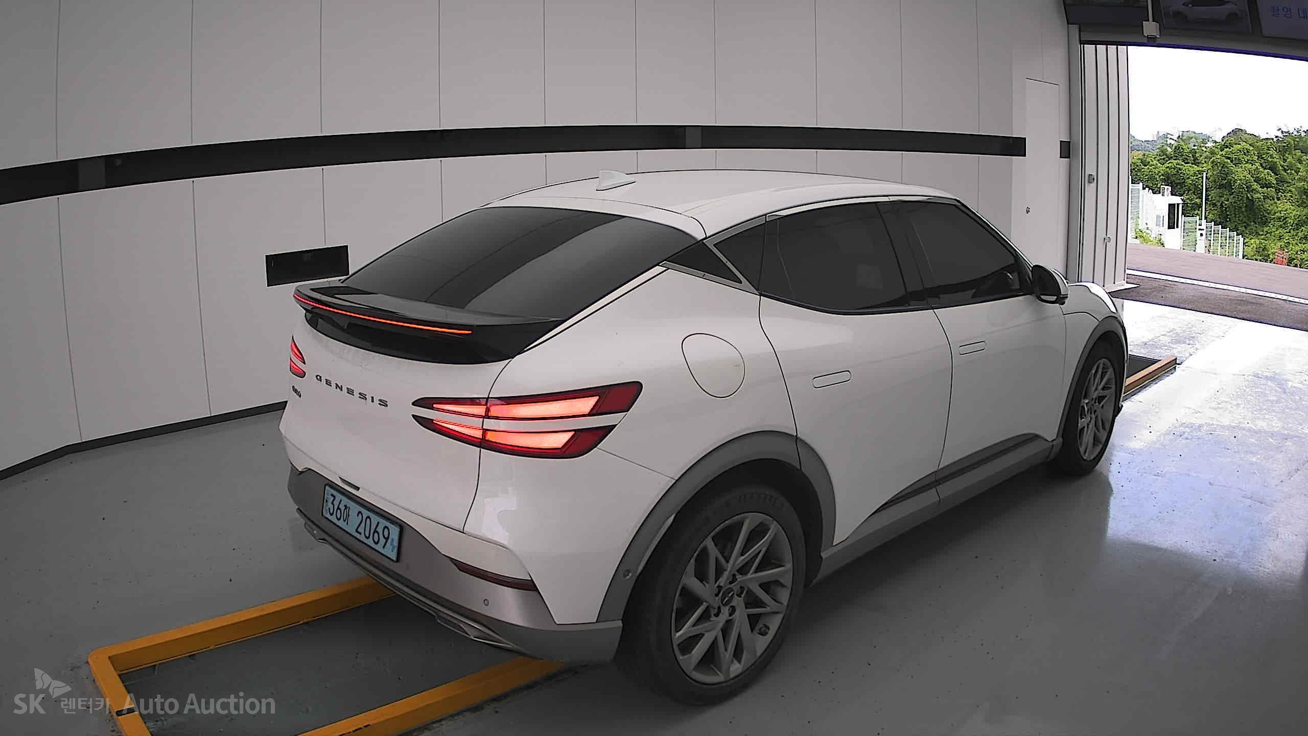 2022 - genesis gv60