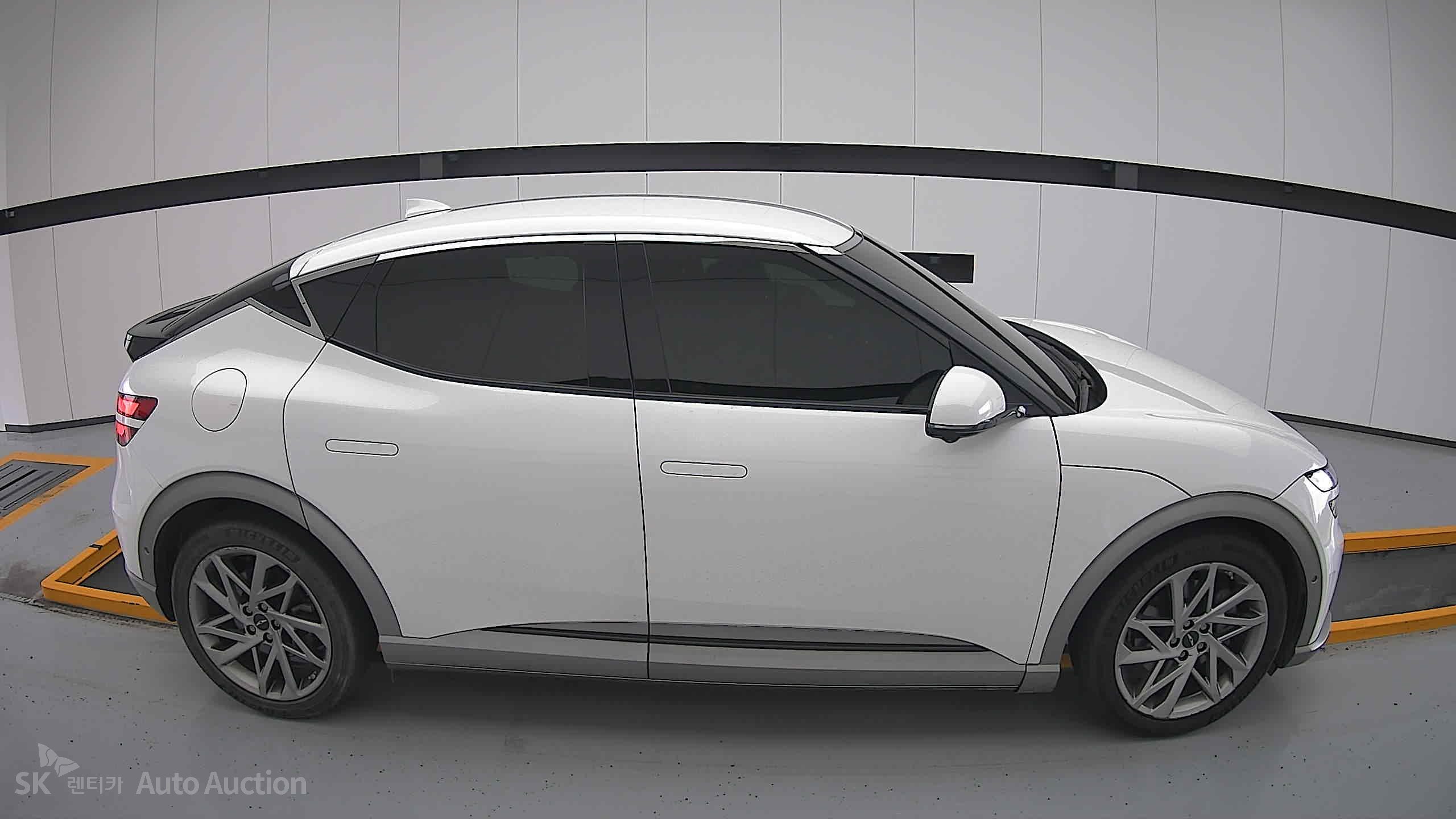 2022 - genesis gv60