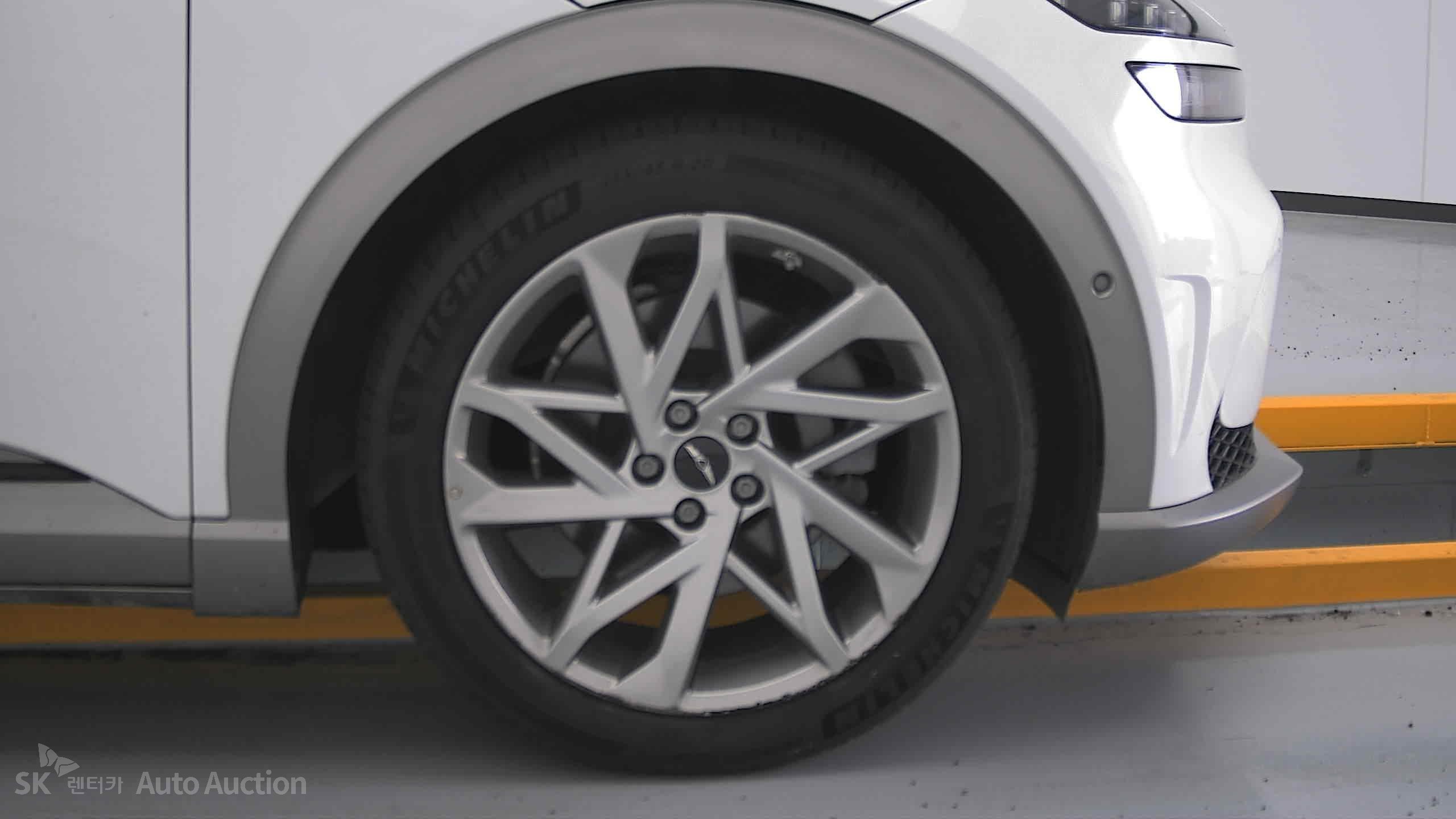 2022 - genesis gv60