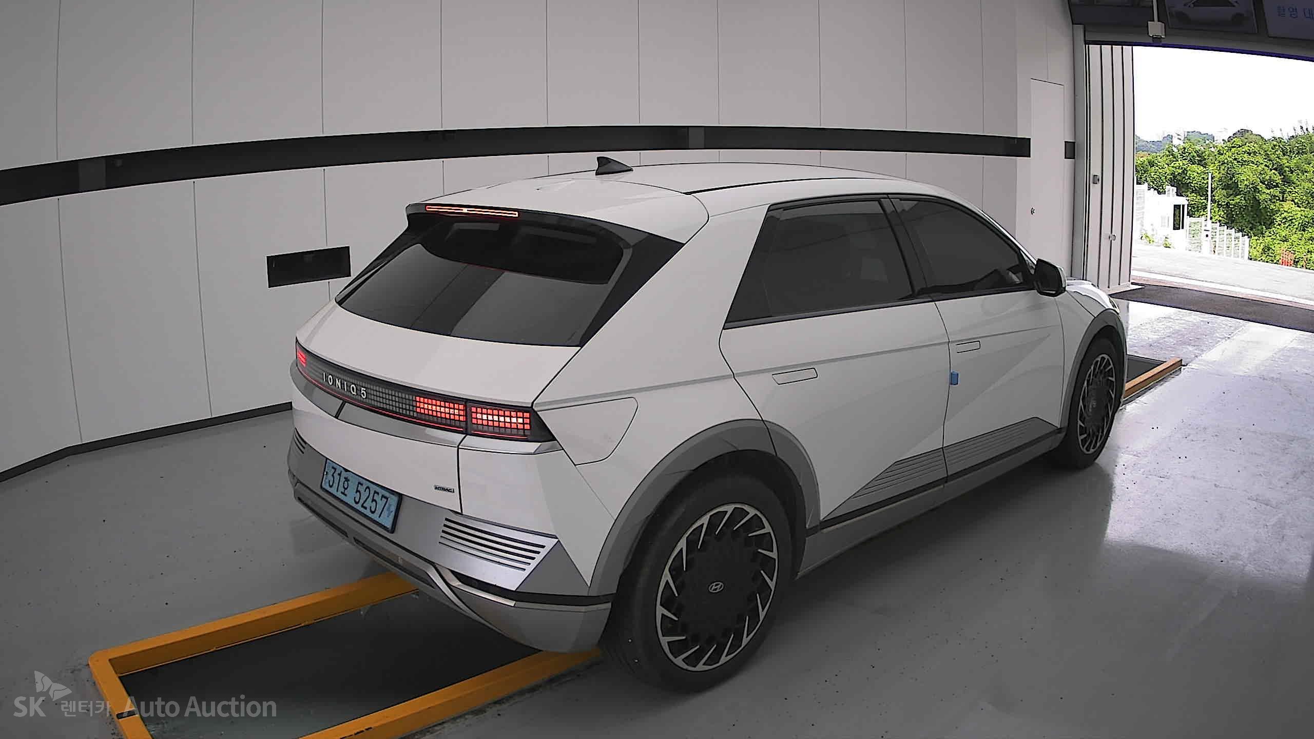 2022 - hyundai ioniq