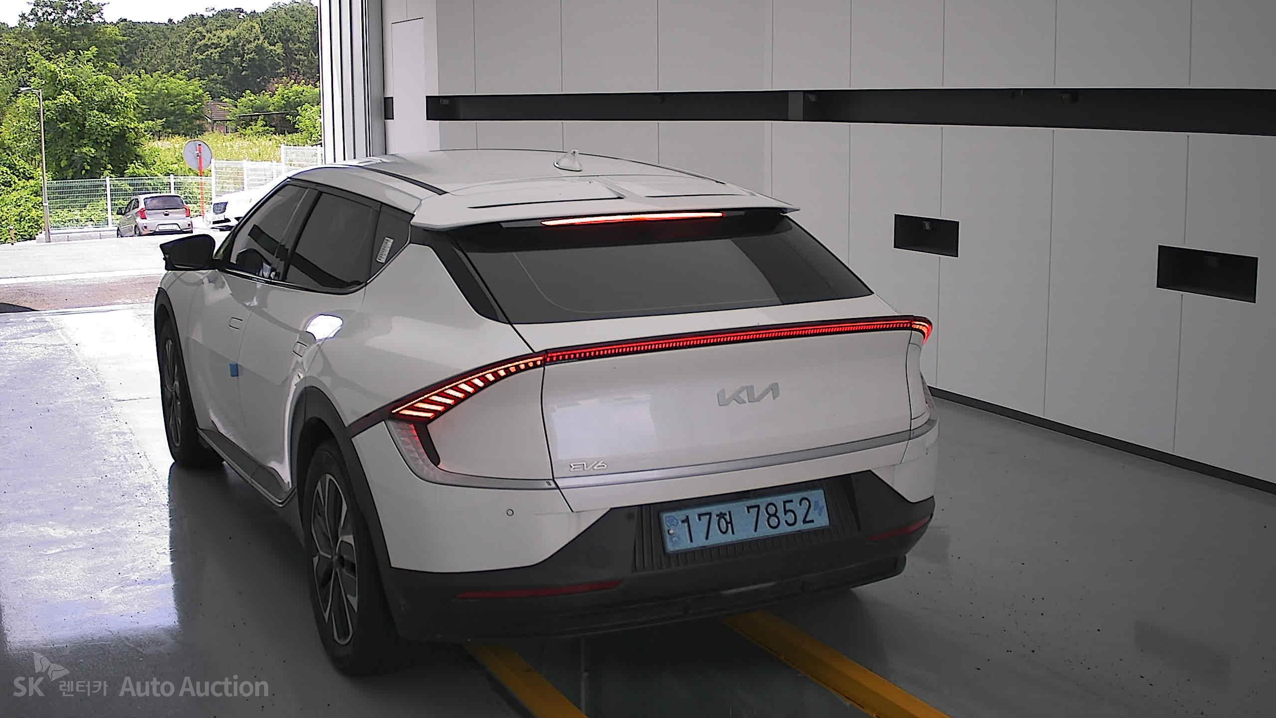 2022 - kia ev6