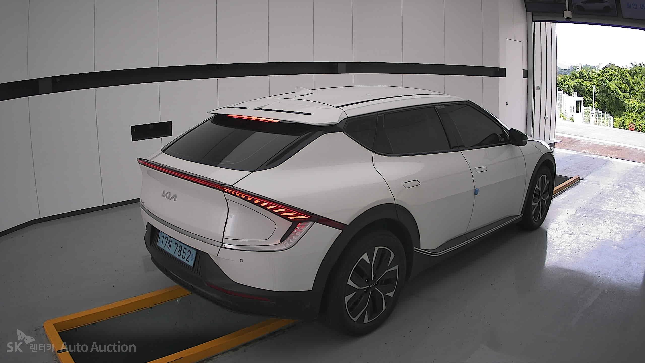 2022 - kia ev6