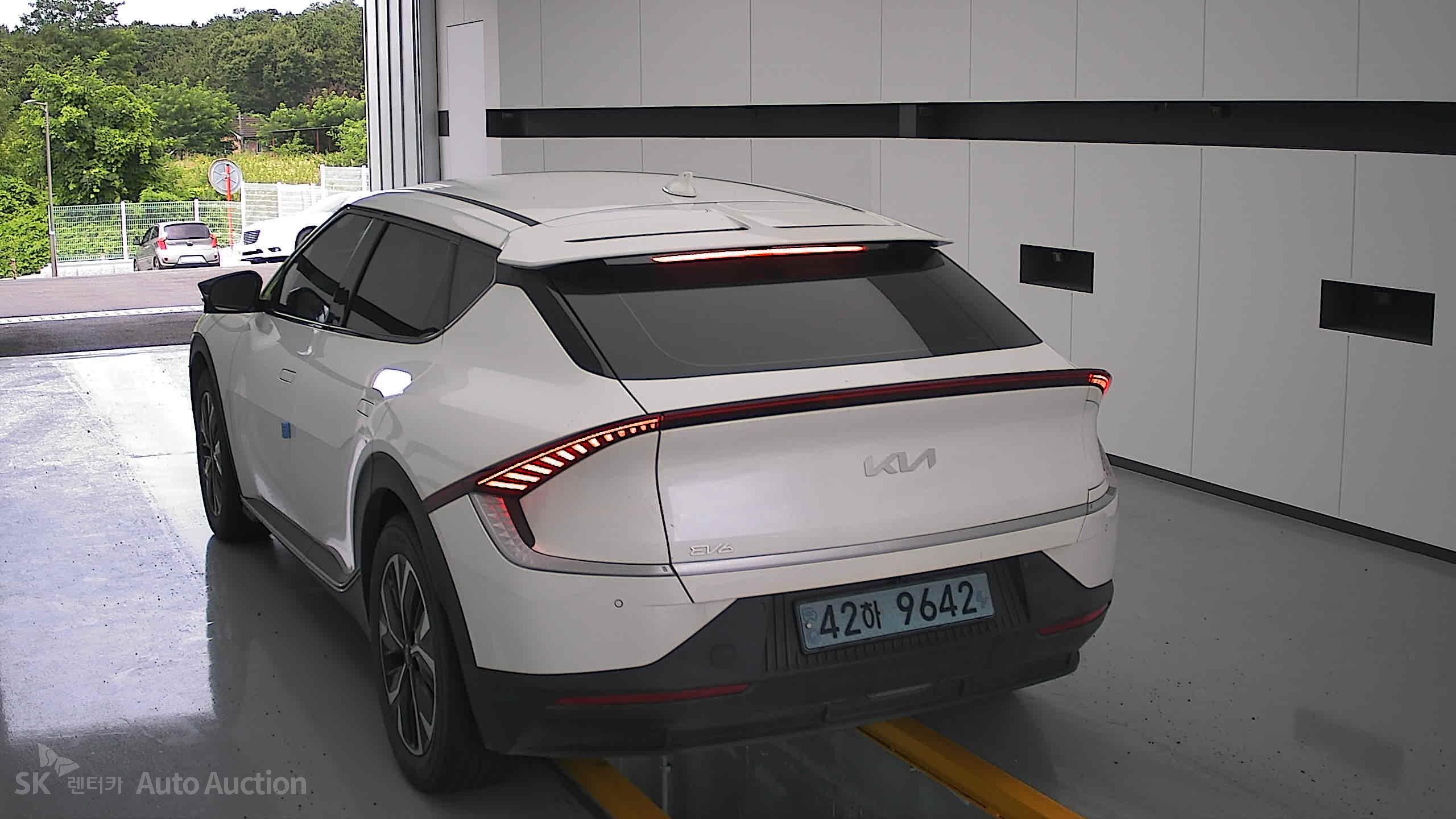 2022 - kia ev6