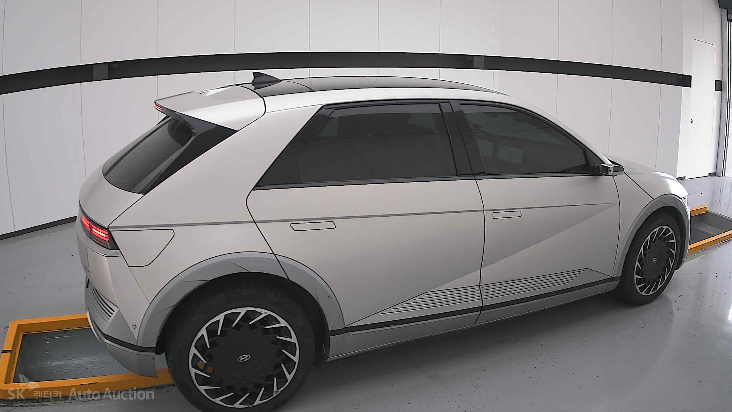 2023 - hyundai ioniq