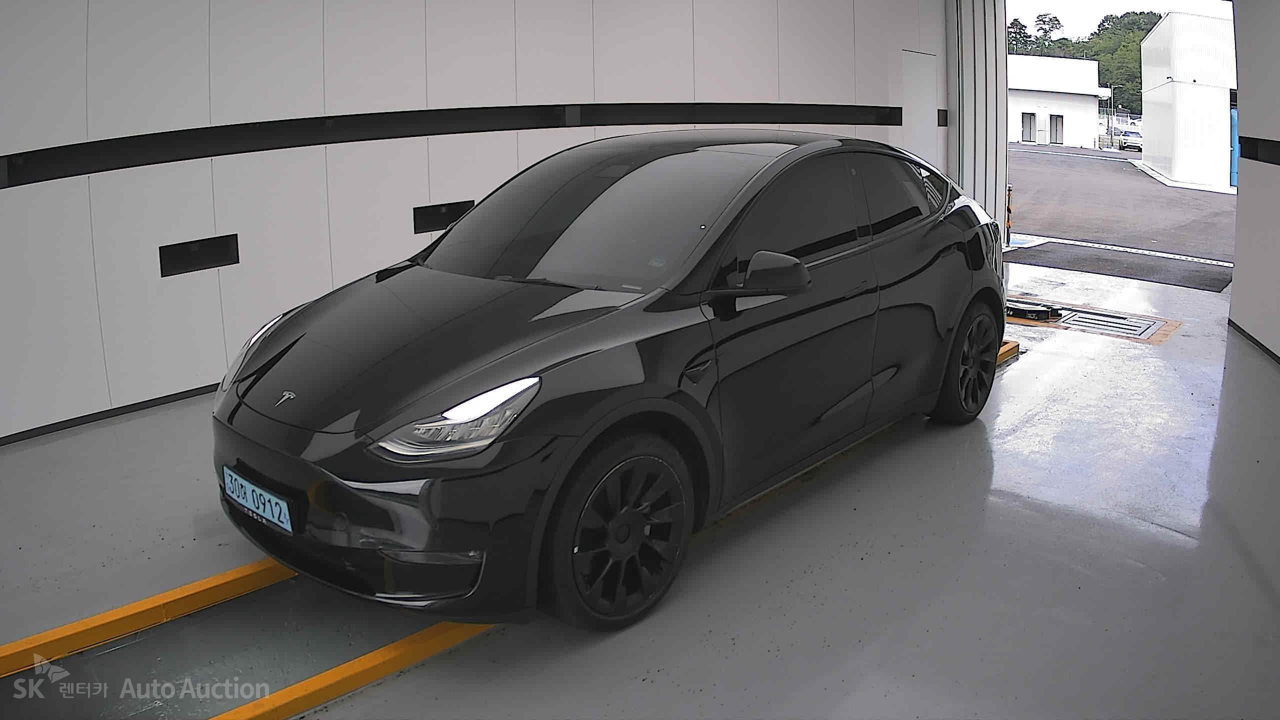 2022 - tesla model y