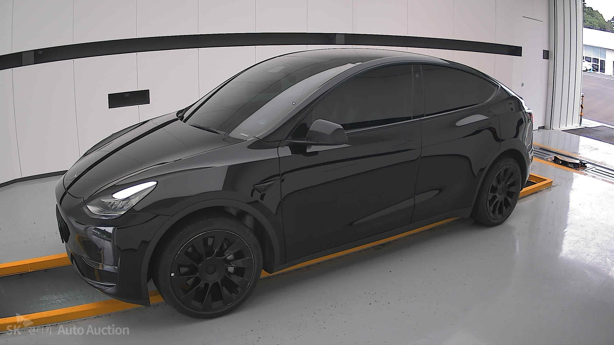 2022 - tesla model y