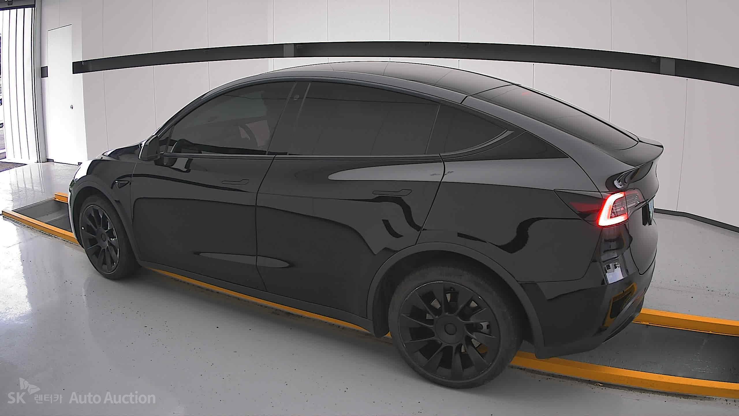 2022 - tesla model y