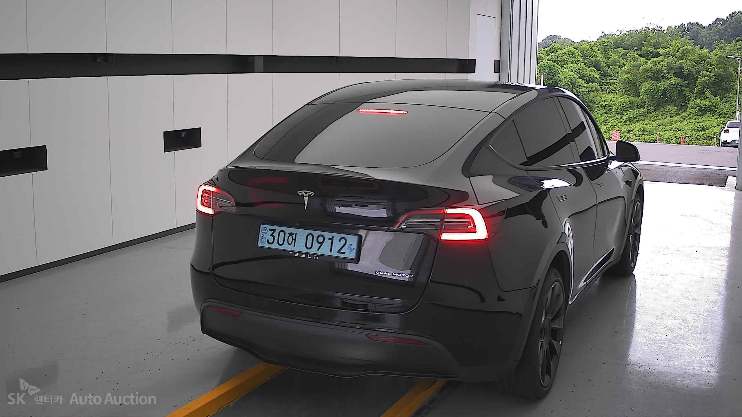 2022 - tesla model y